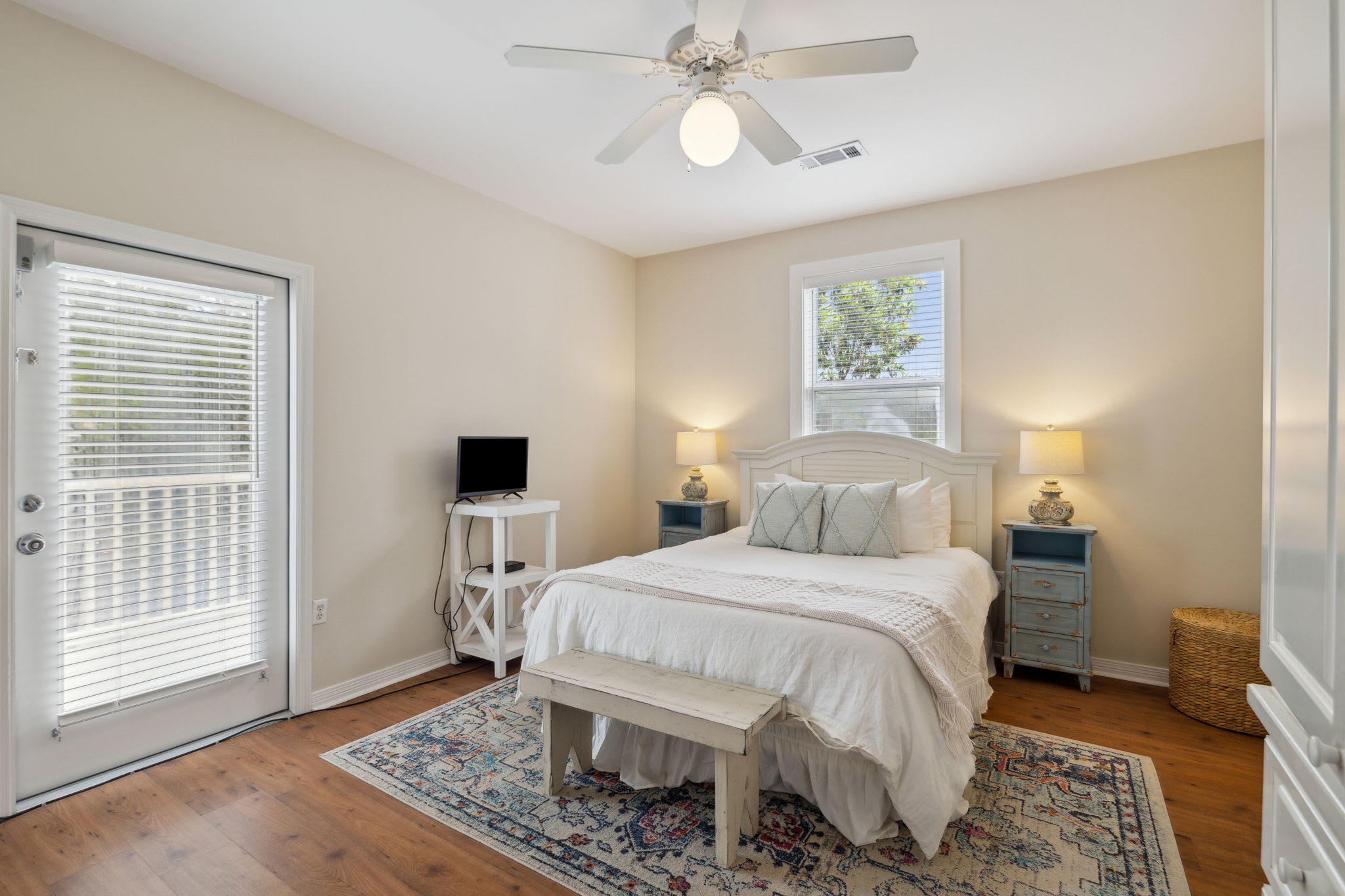 2nd Floor - Queen Guest Suite