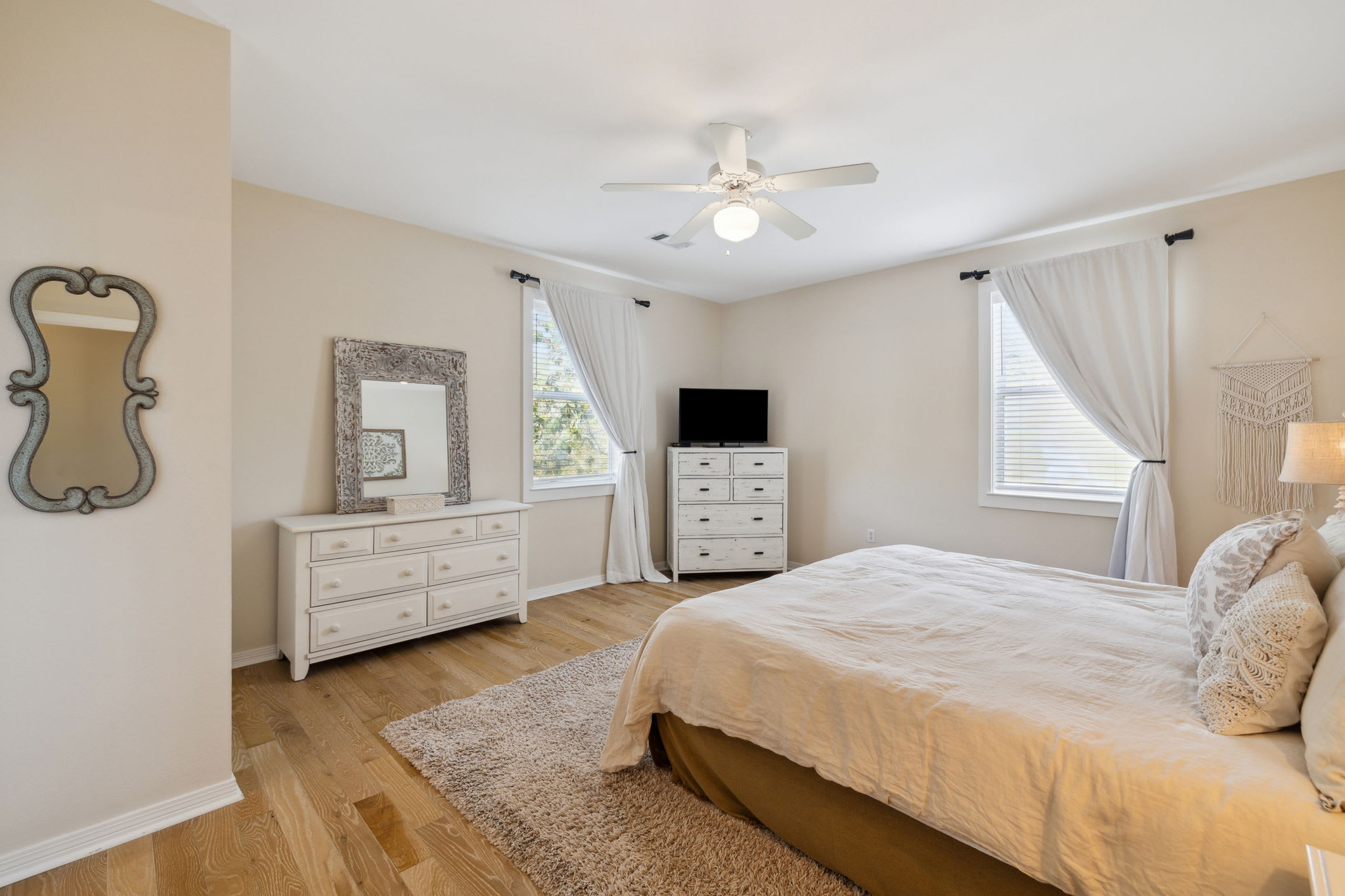 Primary King Suite - Equipped with a Flat-Screen TV