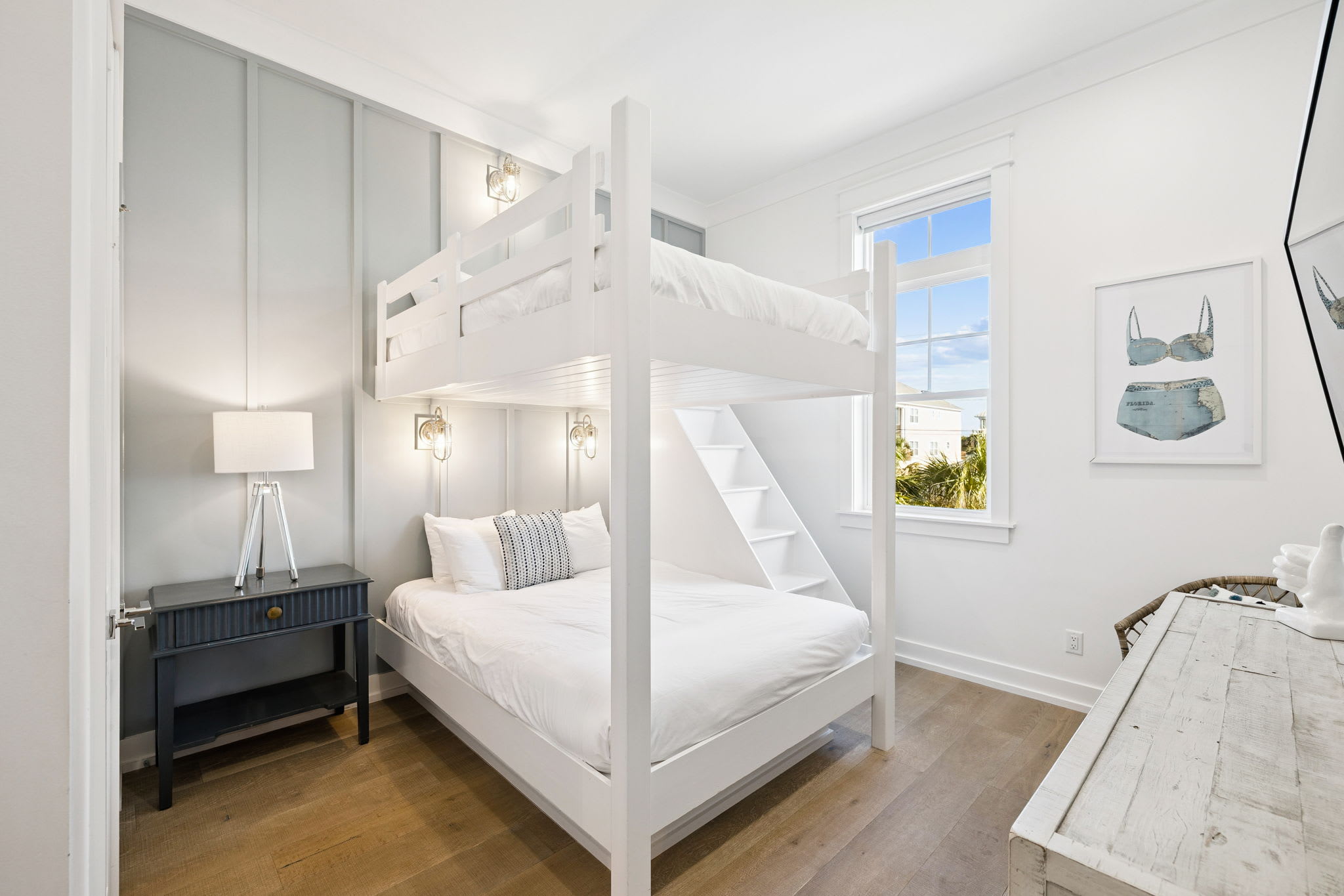 2nd Floor - Queen Bunk Room