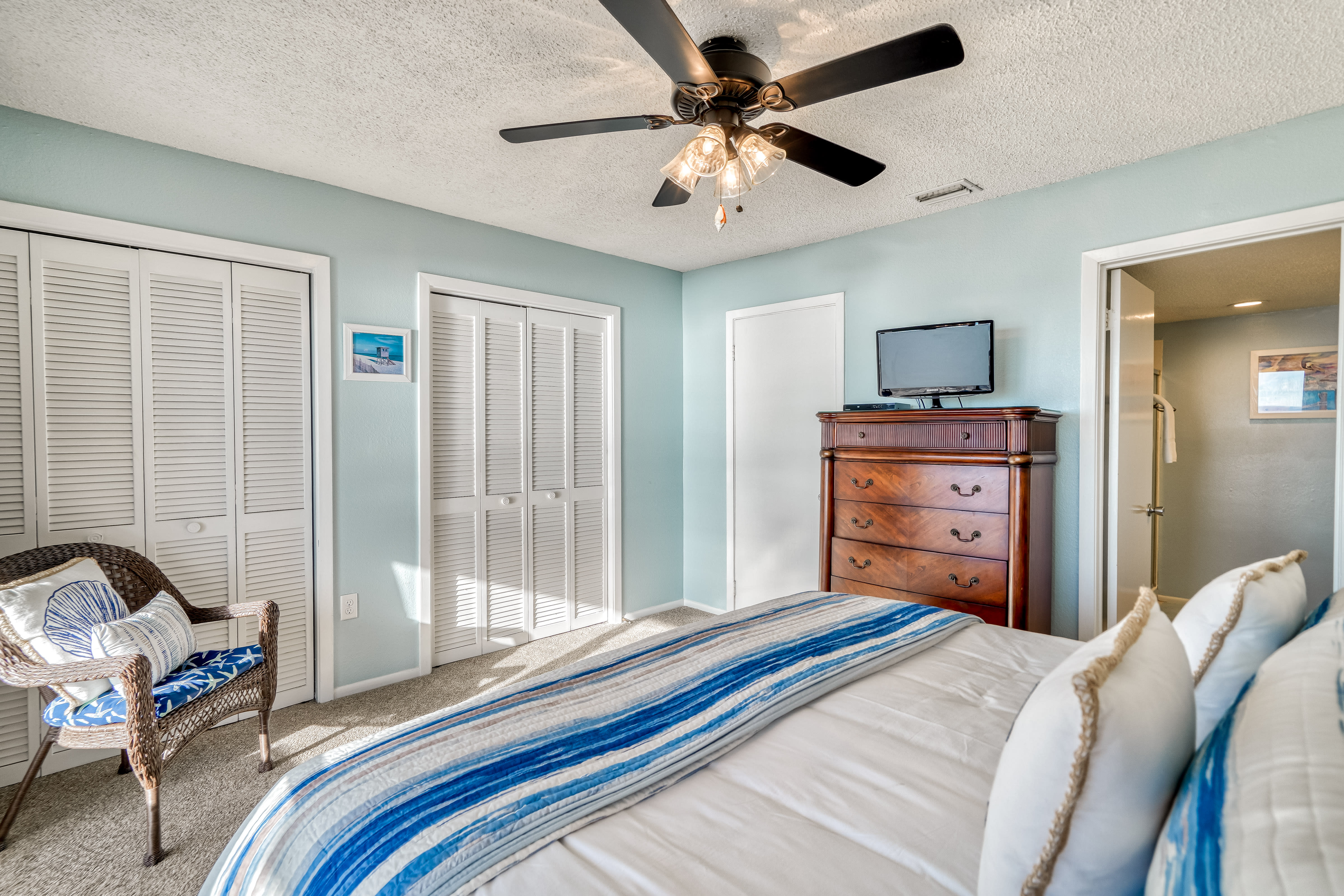 Primary King Suite - Equipped with a Flat-Screen TV