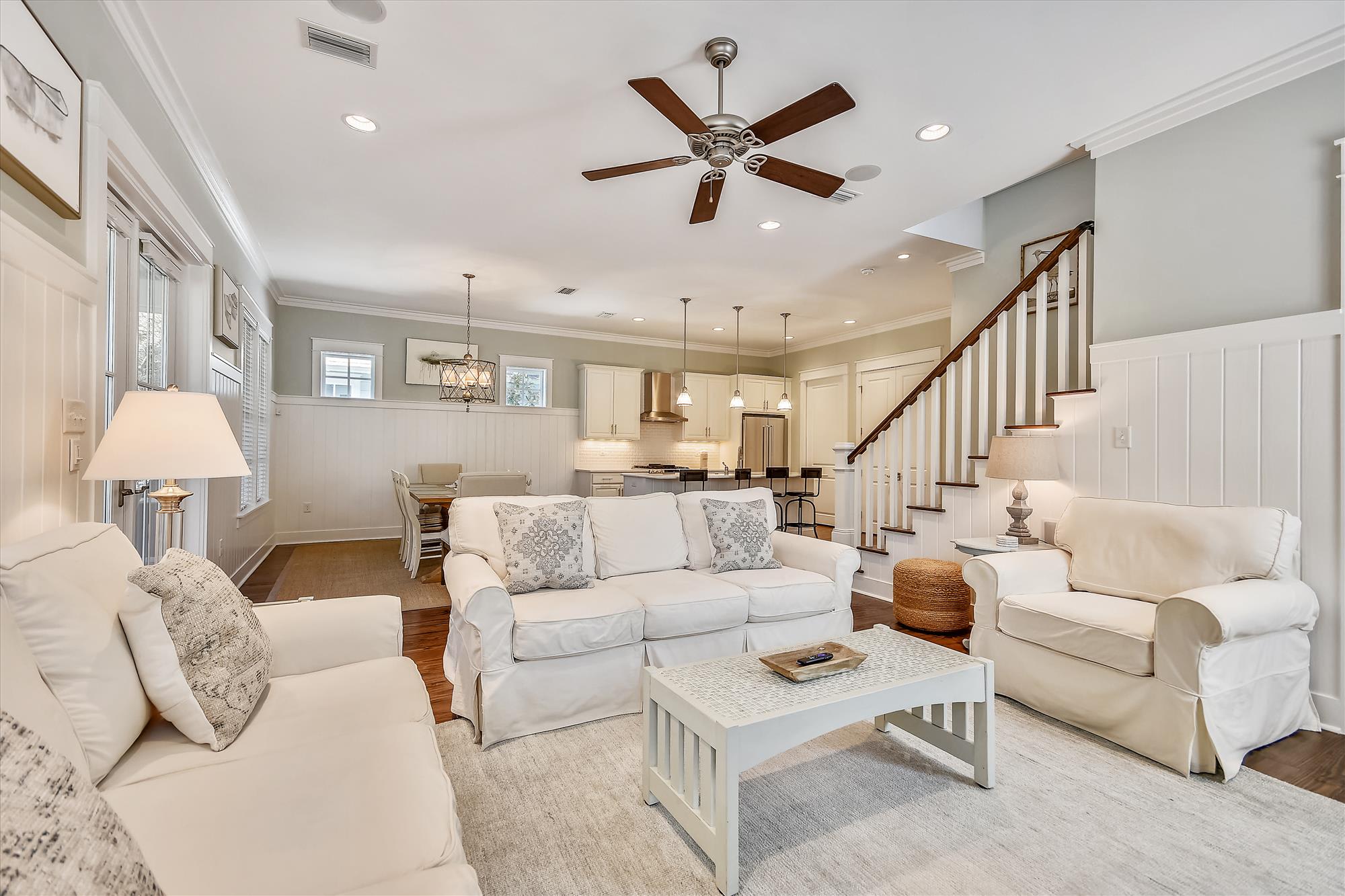 Living Room with spectacular décor!