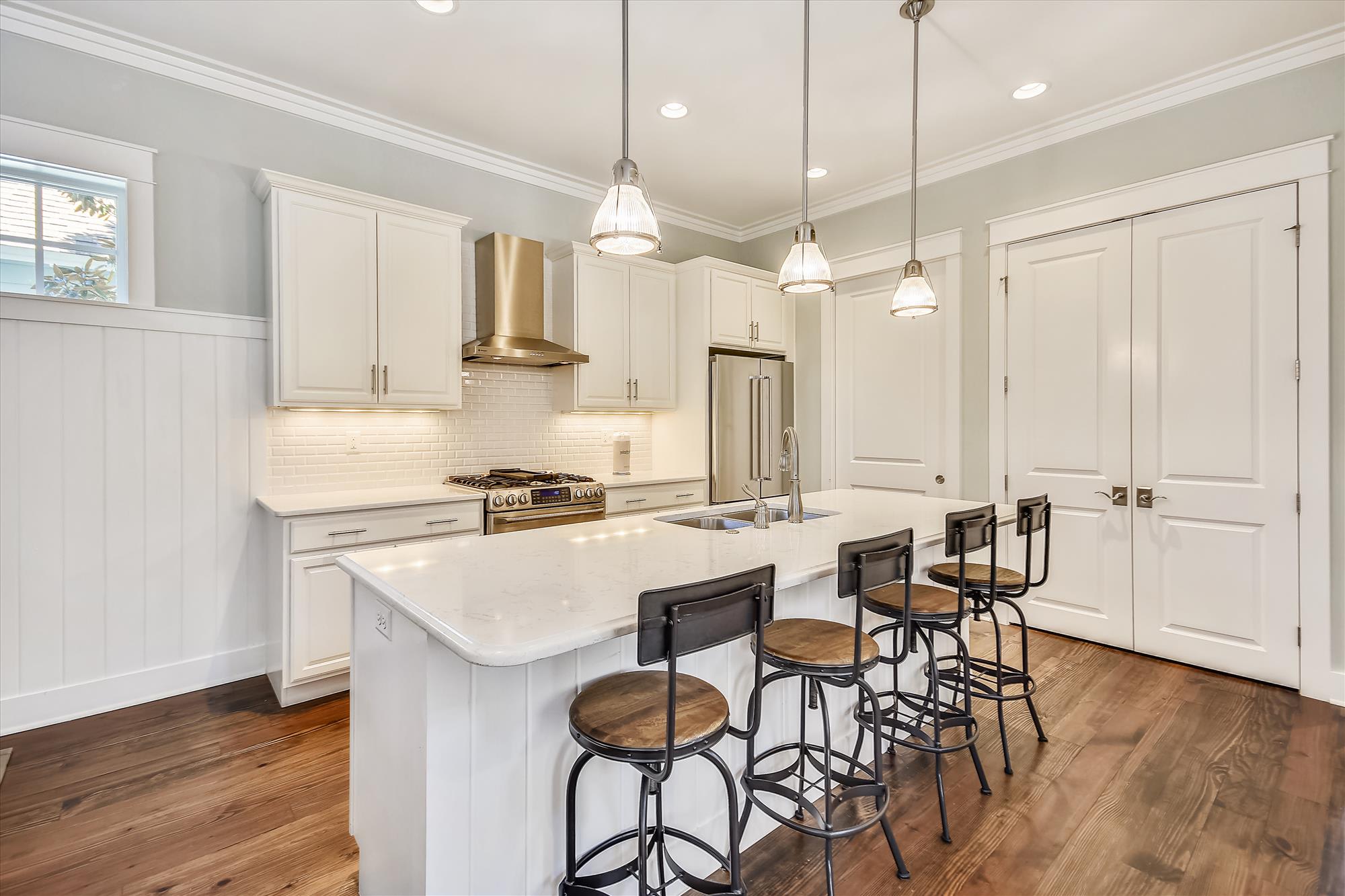 Large Kitchen Island w/ Seating!