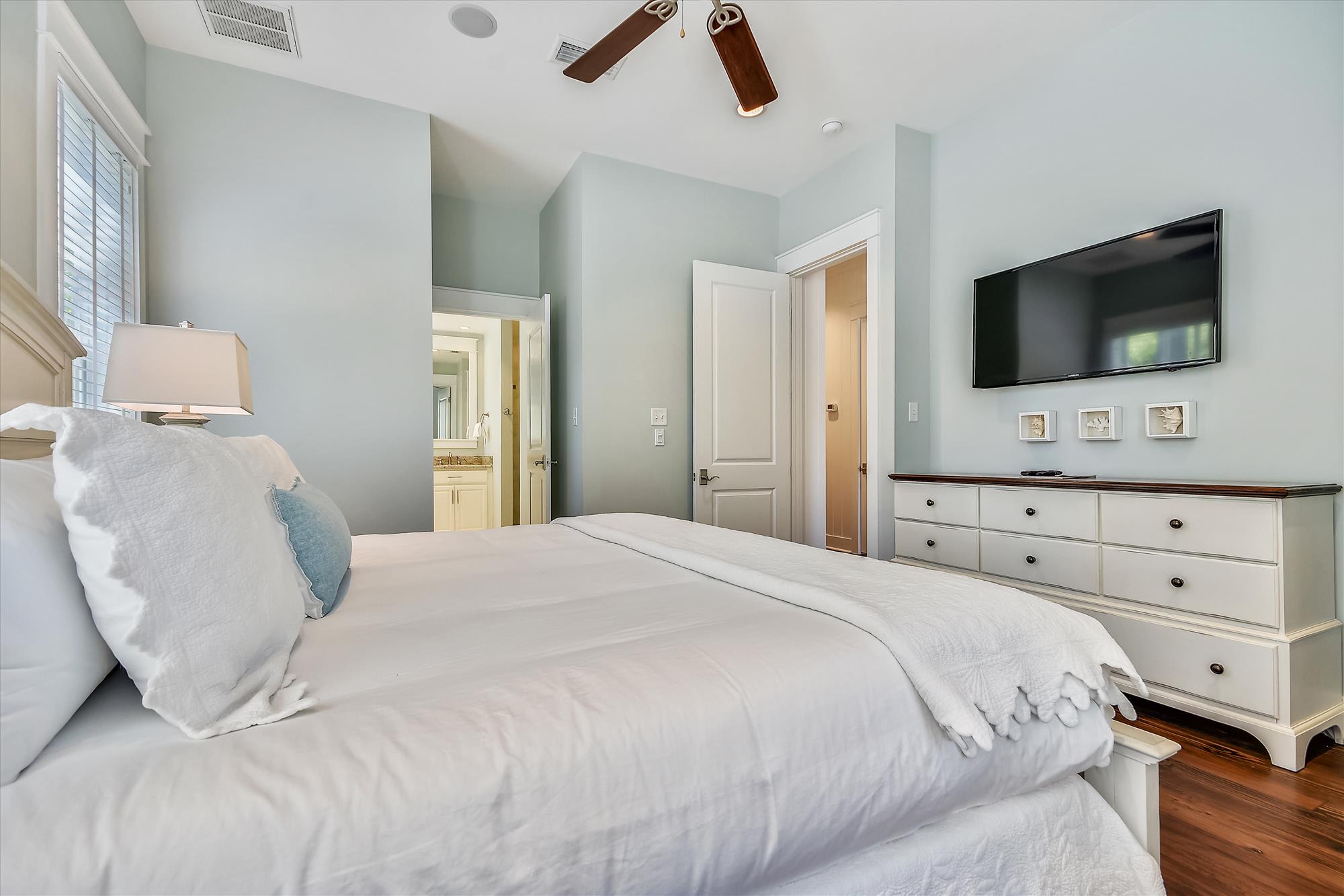 1F Primary Suite with Flat Screen TV