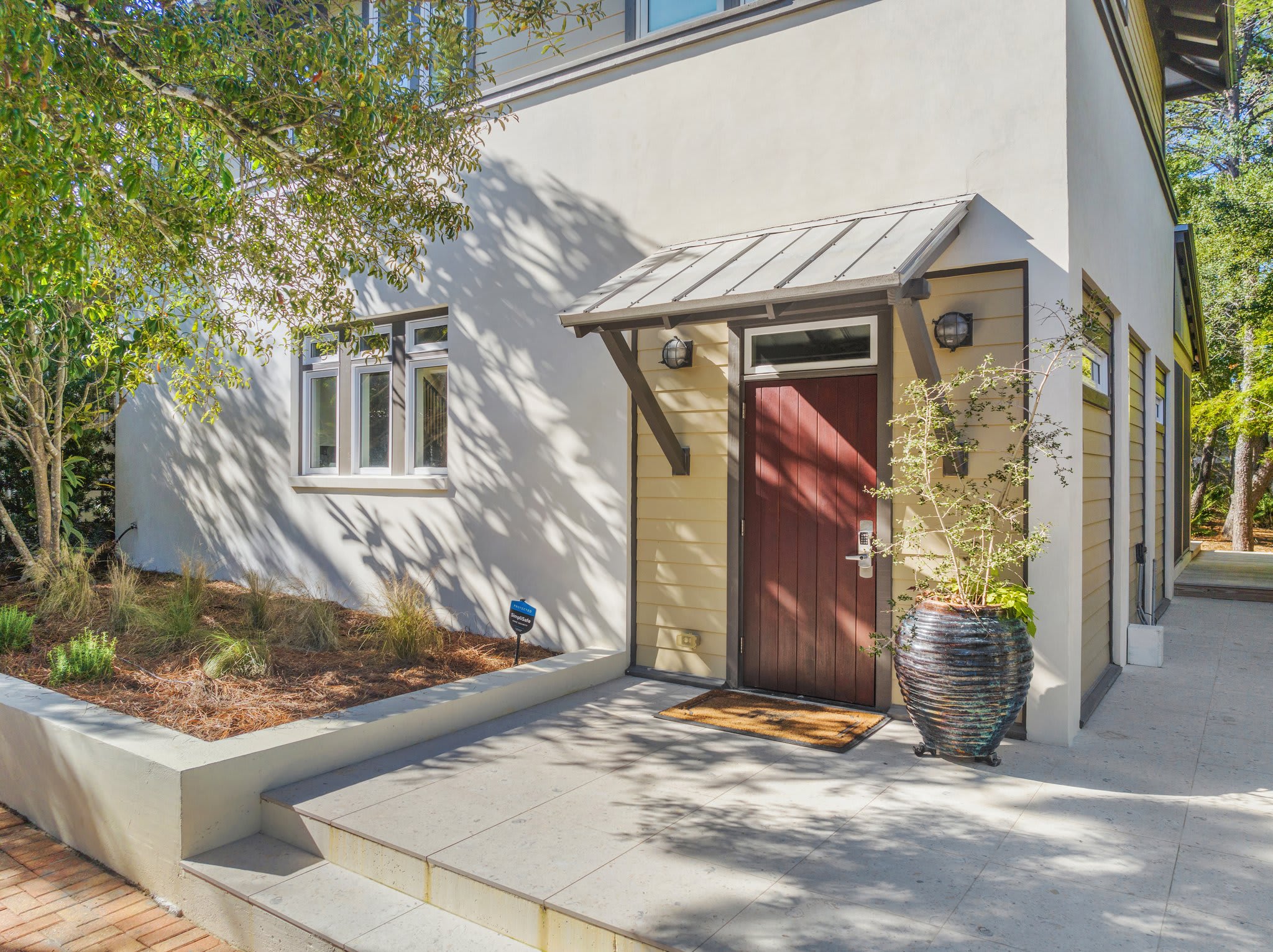 Book your next stay at 'LunaSea'!