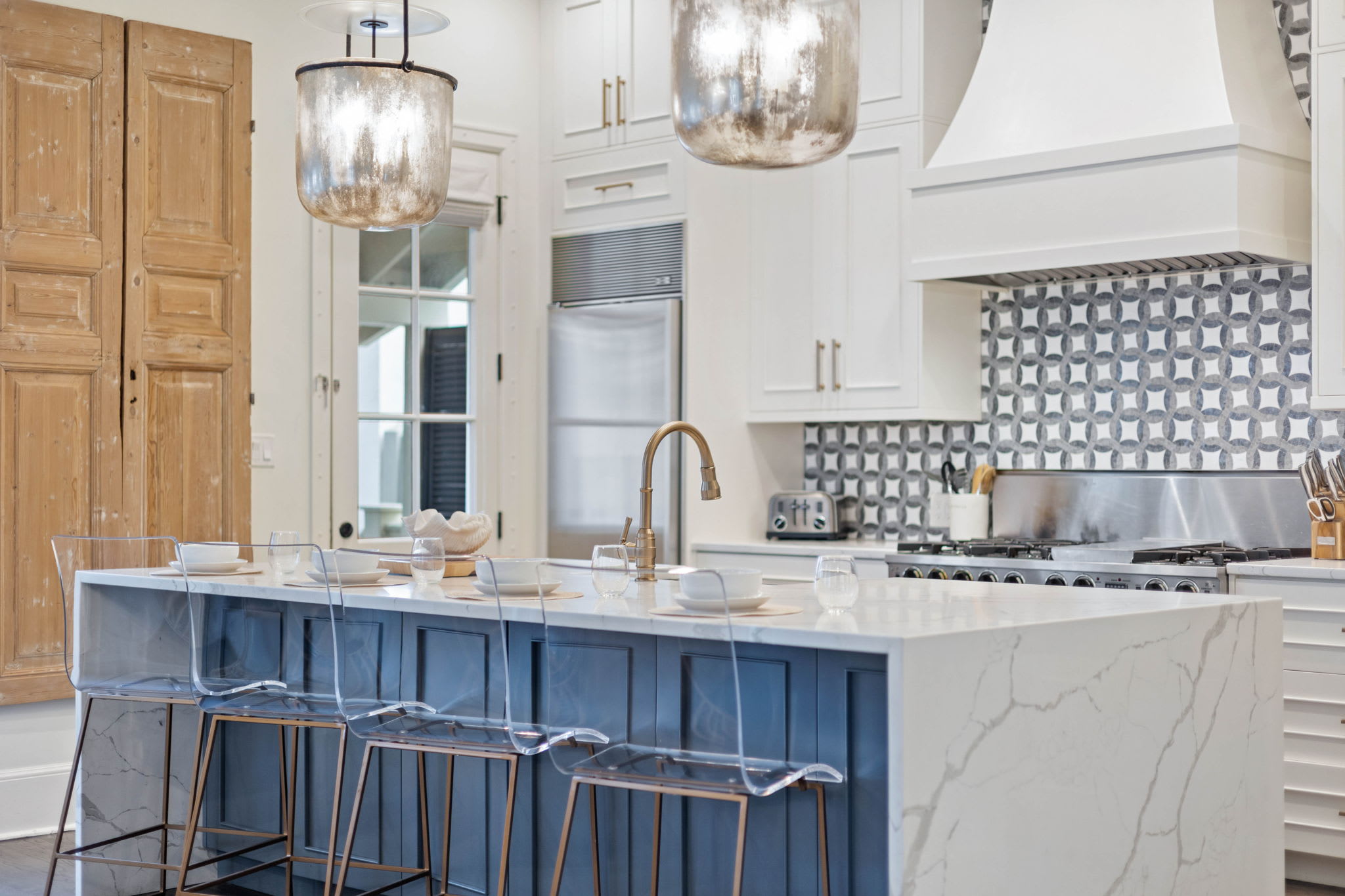 Kitchen - Equipped with High-end Stainless Steel Appliances