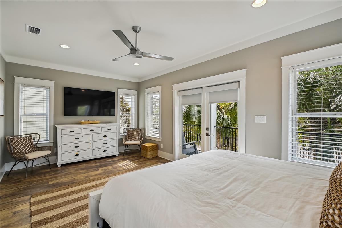 King Guest Suite - Private Balcony Access