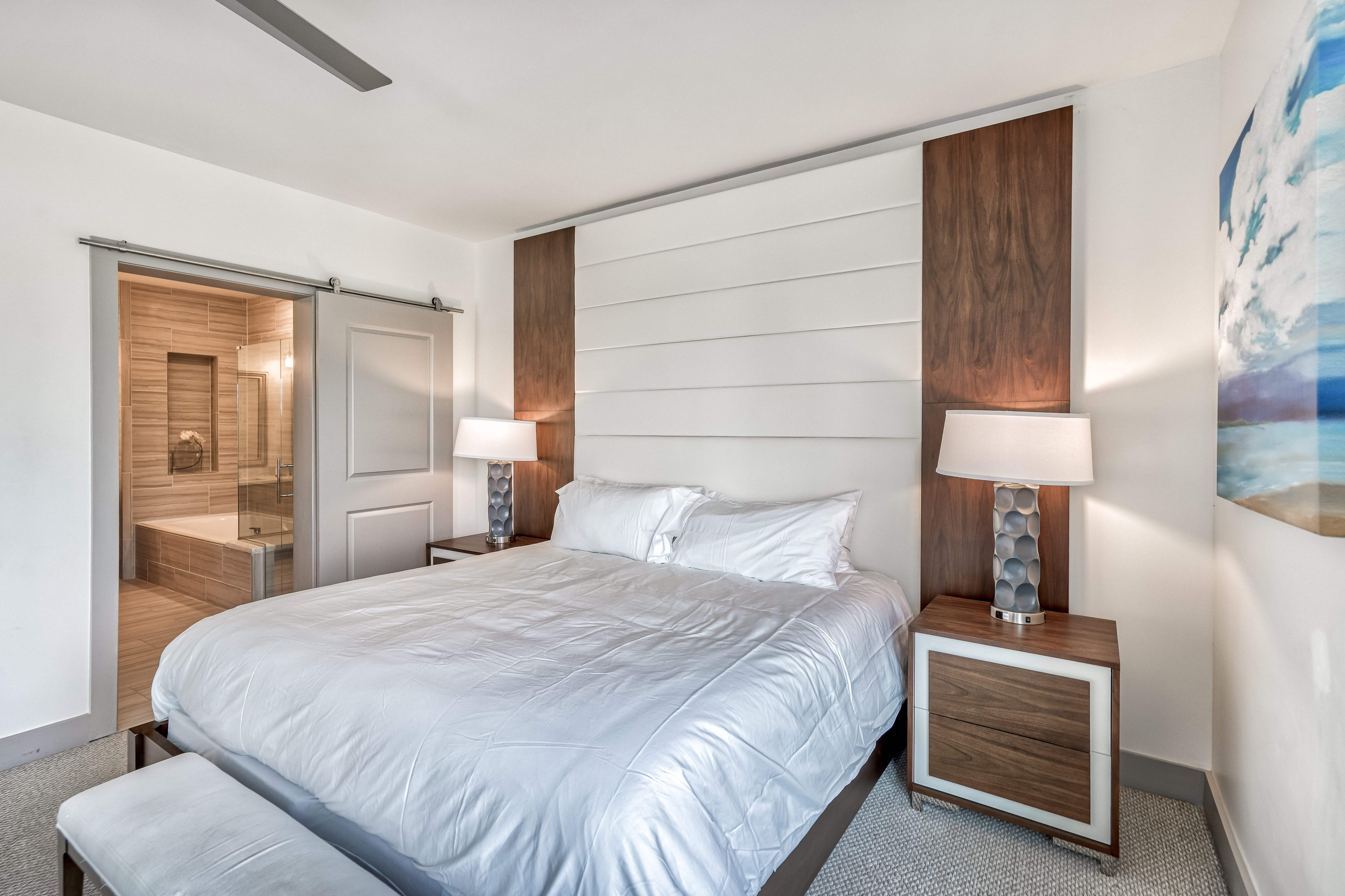 King Guest Suite - Private En-Suite Access