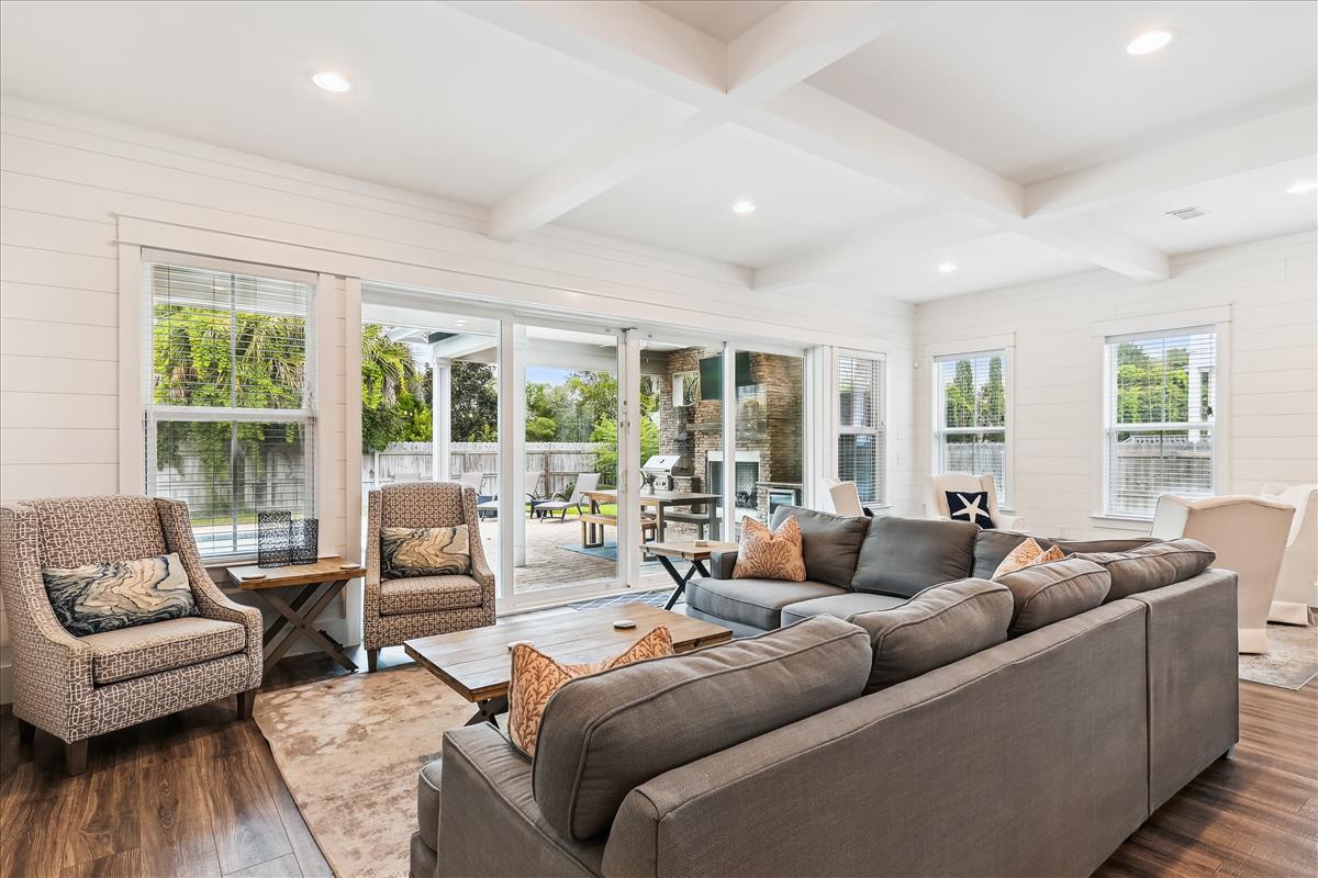 Large 1st Floor Living Area