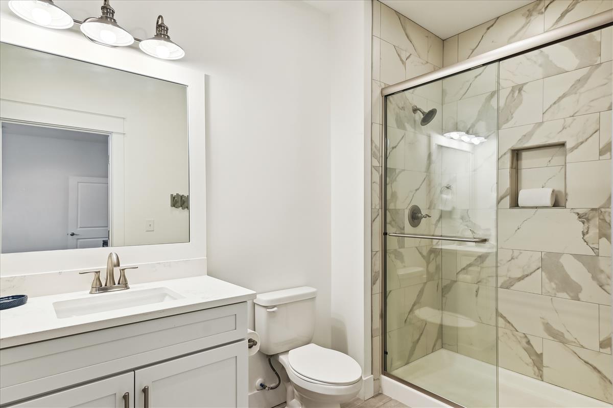 2nd Floor - Queen Guest En-Suite