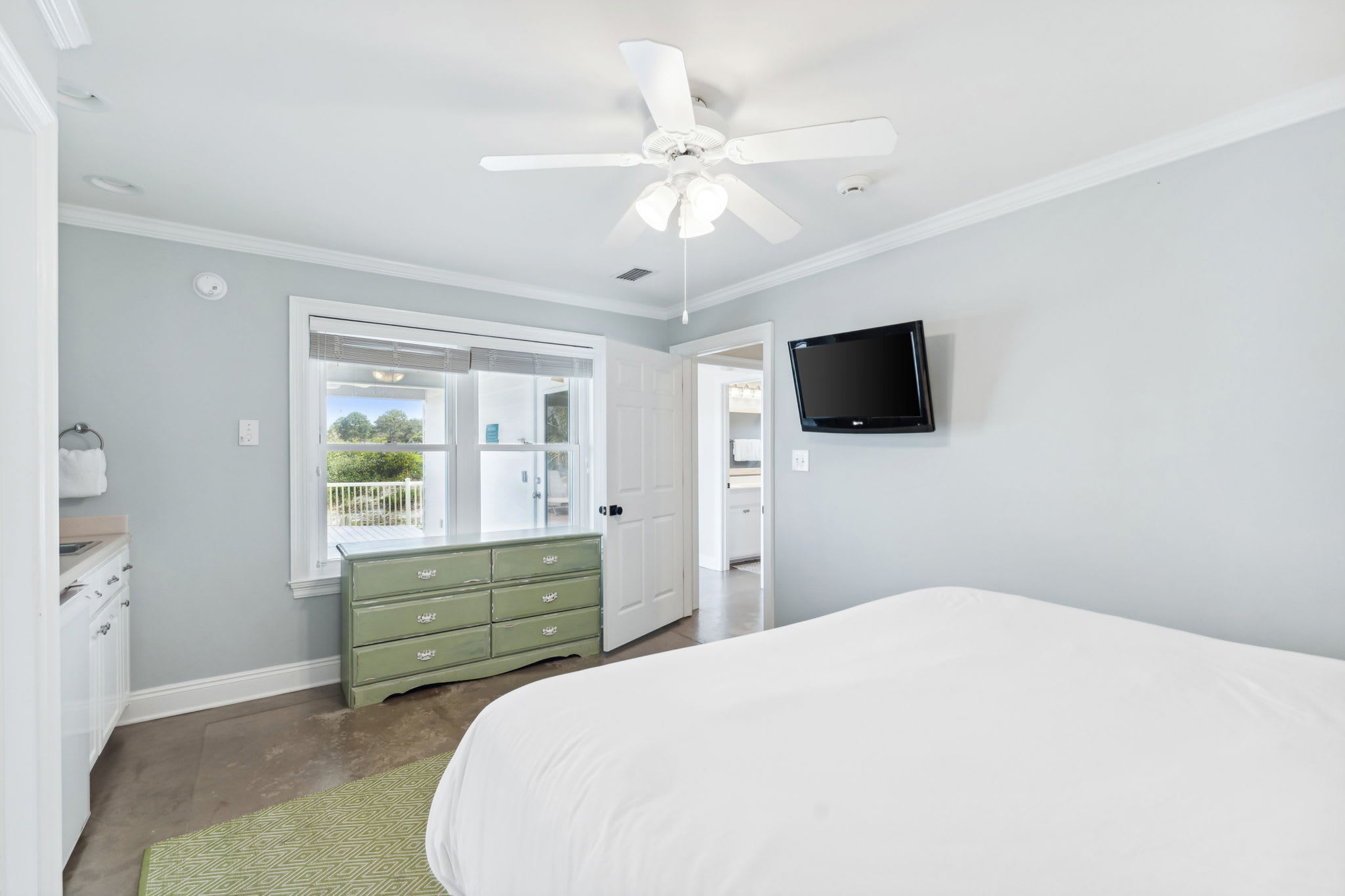 1st Floor - Guest Suite- King Size Bed with Kitchenette