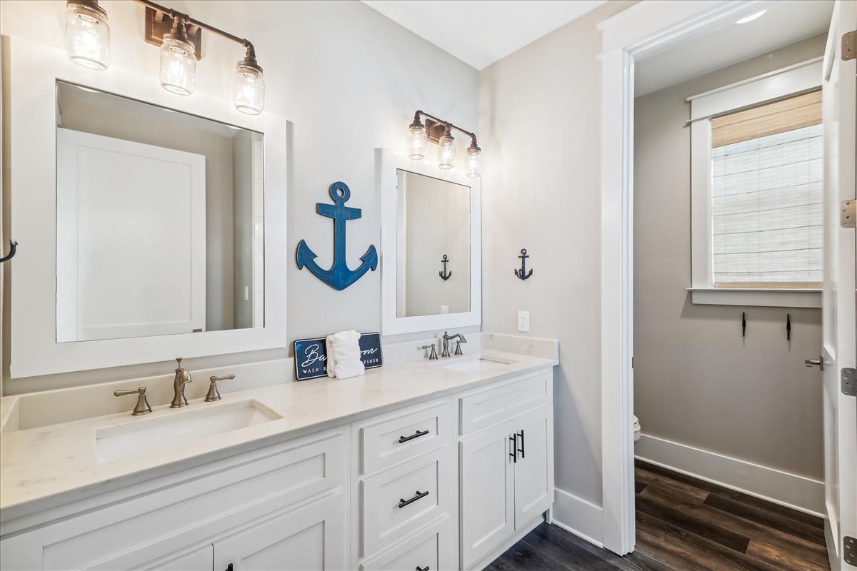 Guest Bathroom - Dual Vanities