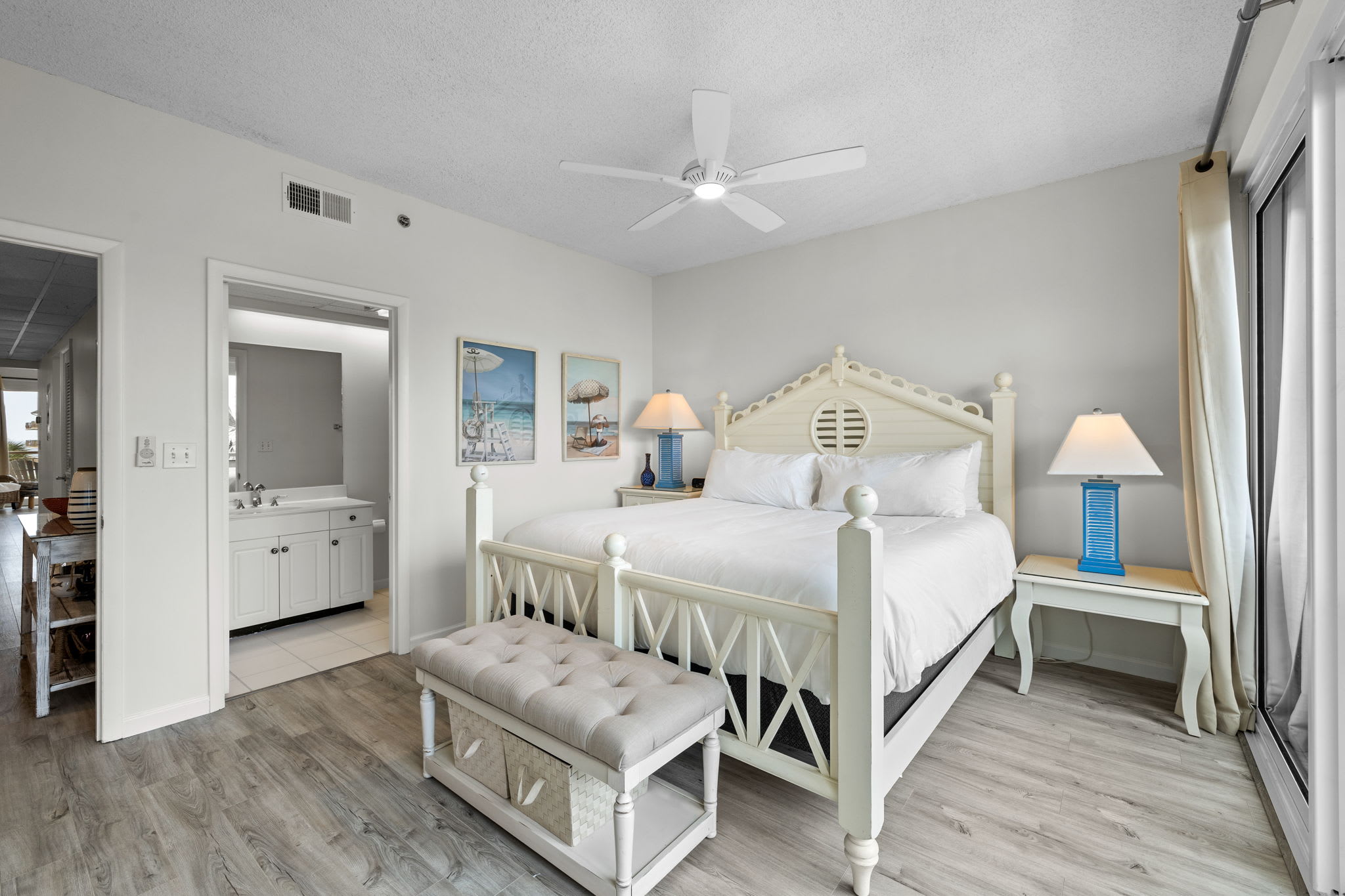 Second Primary Suite with King Size Bed and Balcony