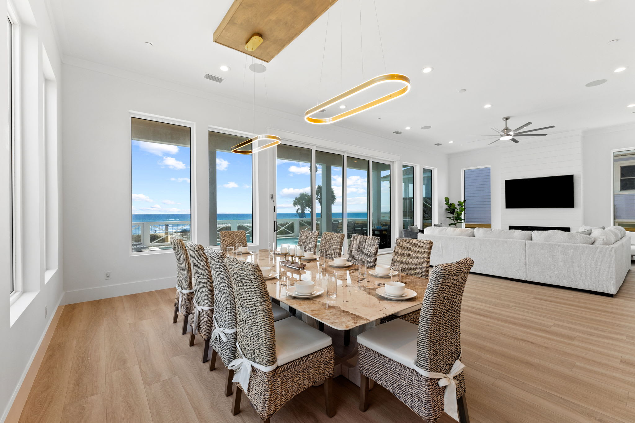 Dining Room Hosts 10 Guests