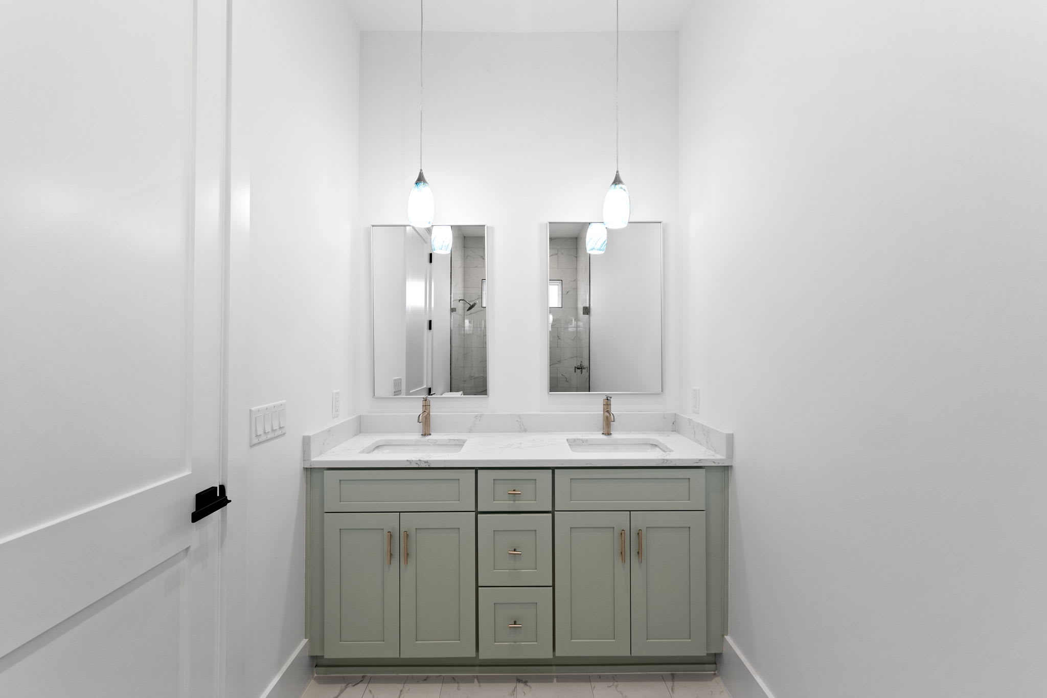 2nd Floor - Gulf Front Guest En Suite