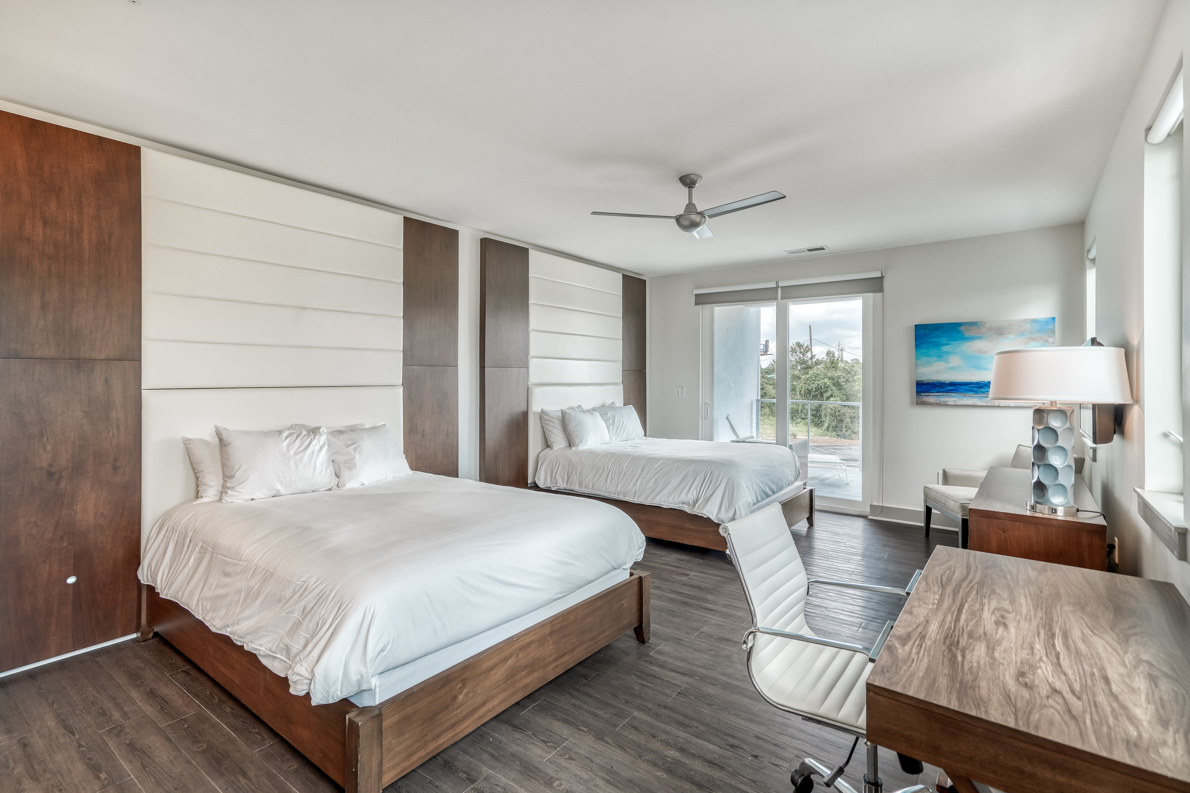 Queen Guest Suite - Private Balcony Access