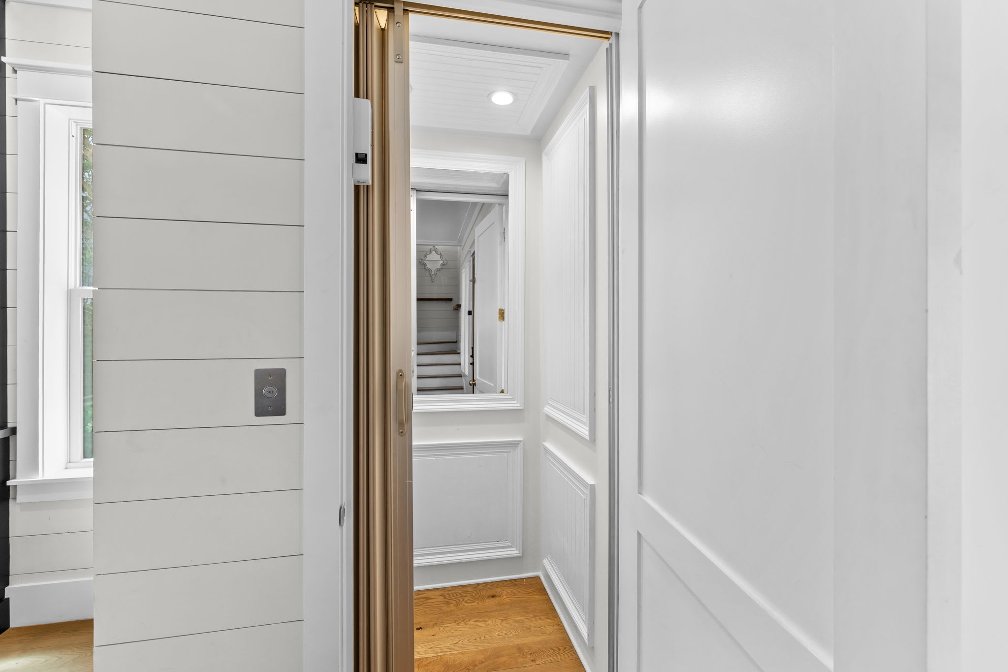 Elevator for 3 Floors