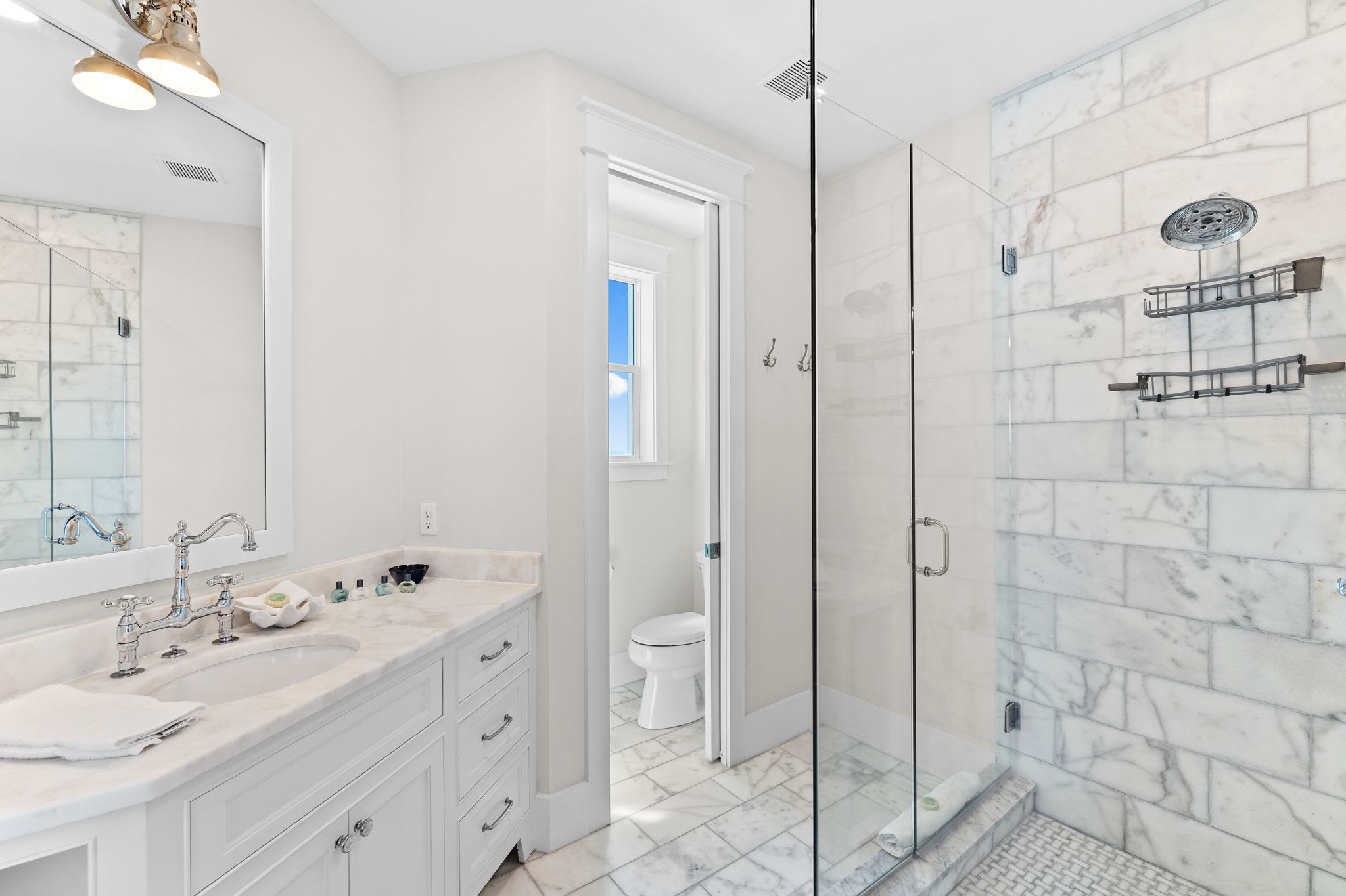 3rd Floor - Guest En Suite