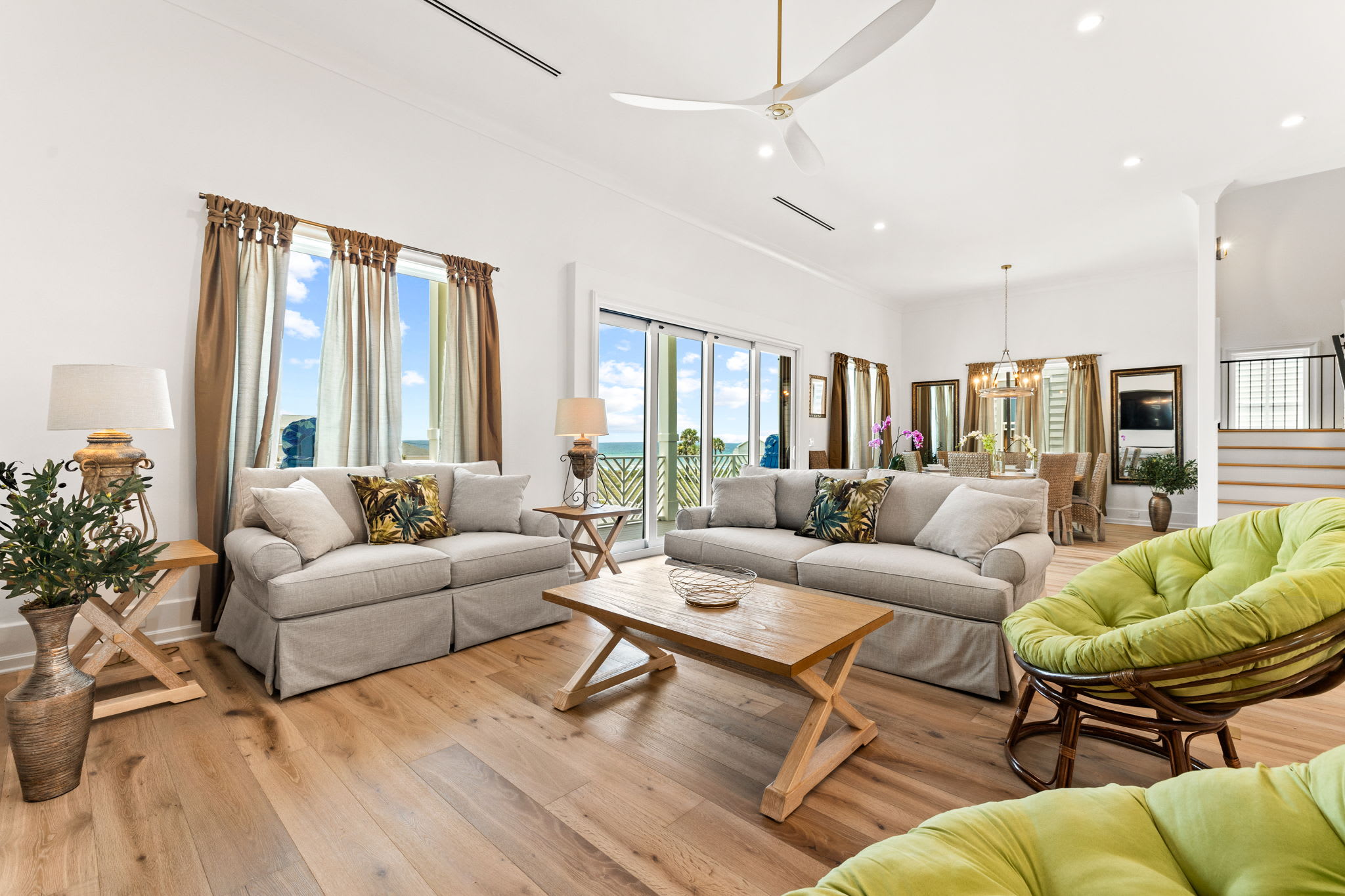 Gulf Views with Ample Seating