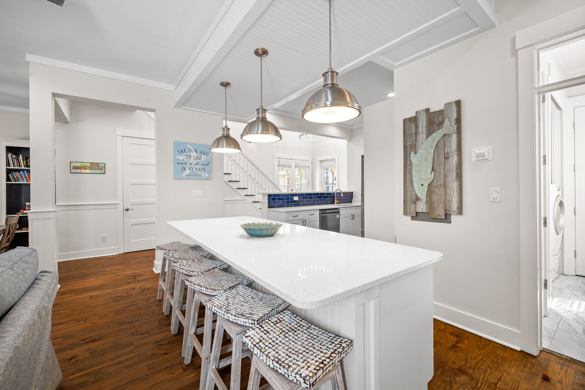 Large Breakfast Bar with Seating for 6!