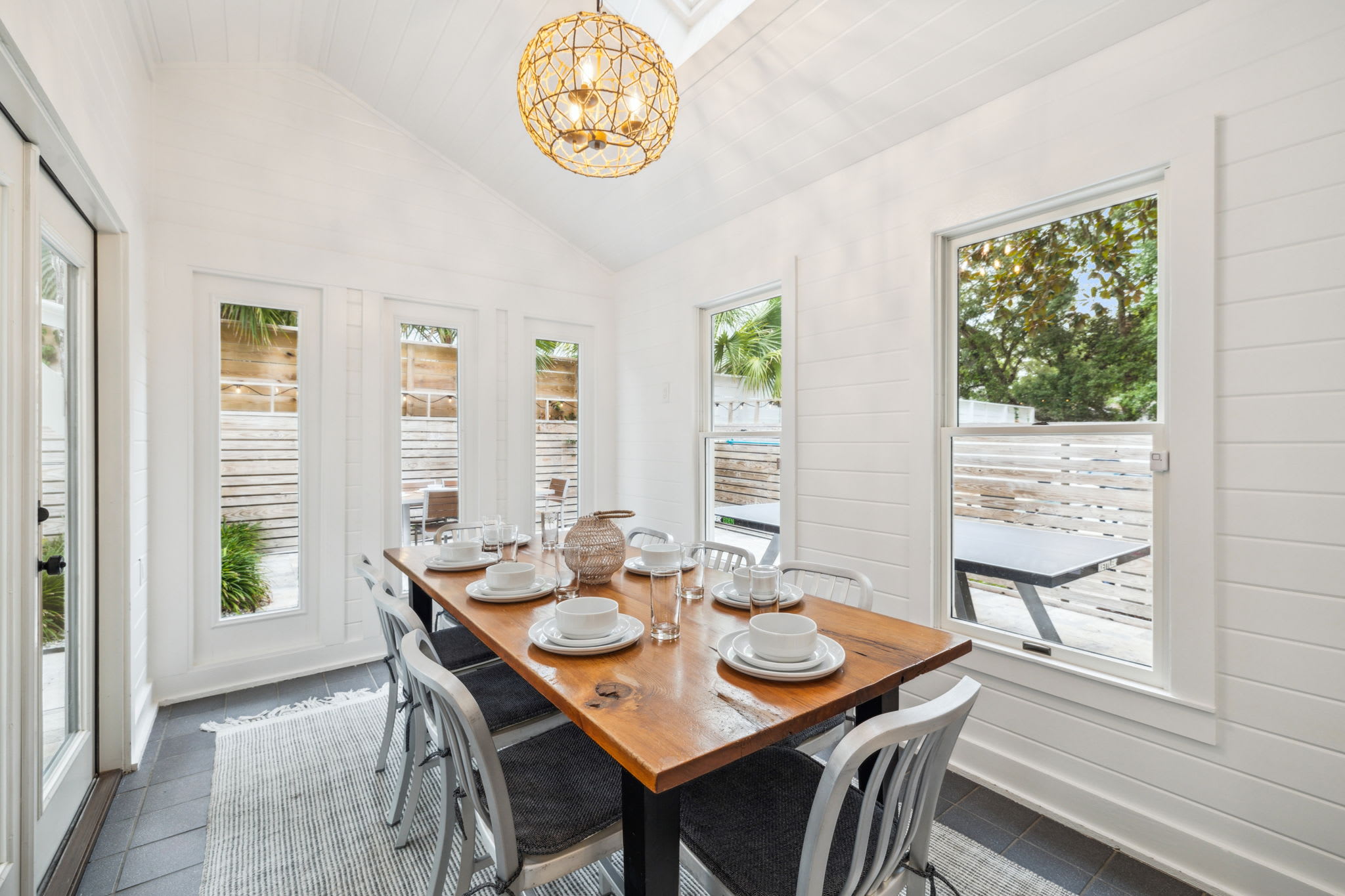 Dining Room Seating 8 - Perfect for a Gourmet Dinner or Game Night!