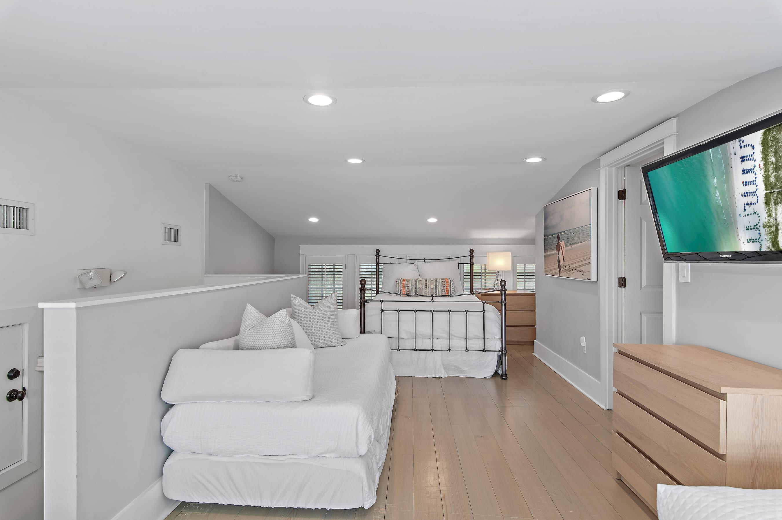 3rd Floor - Queen Guest Suite