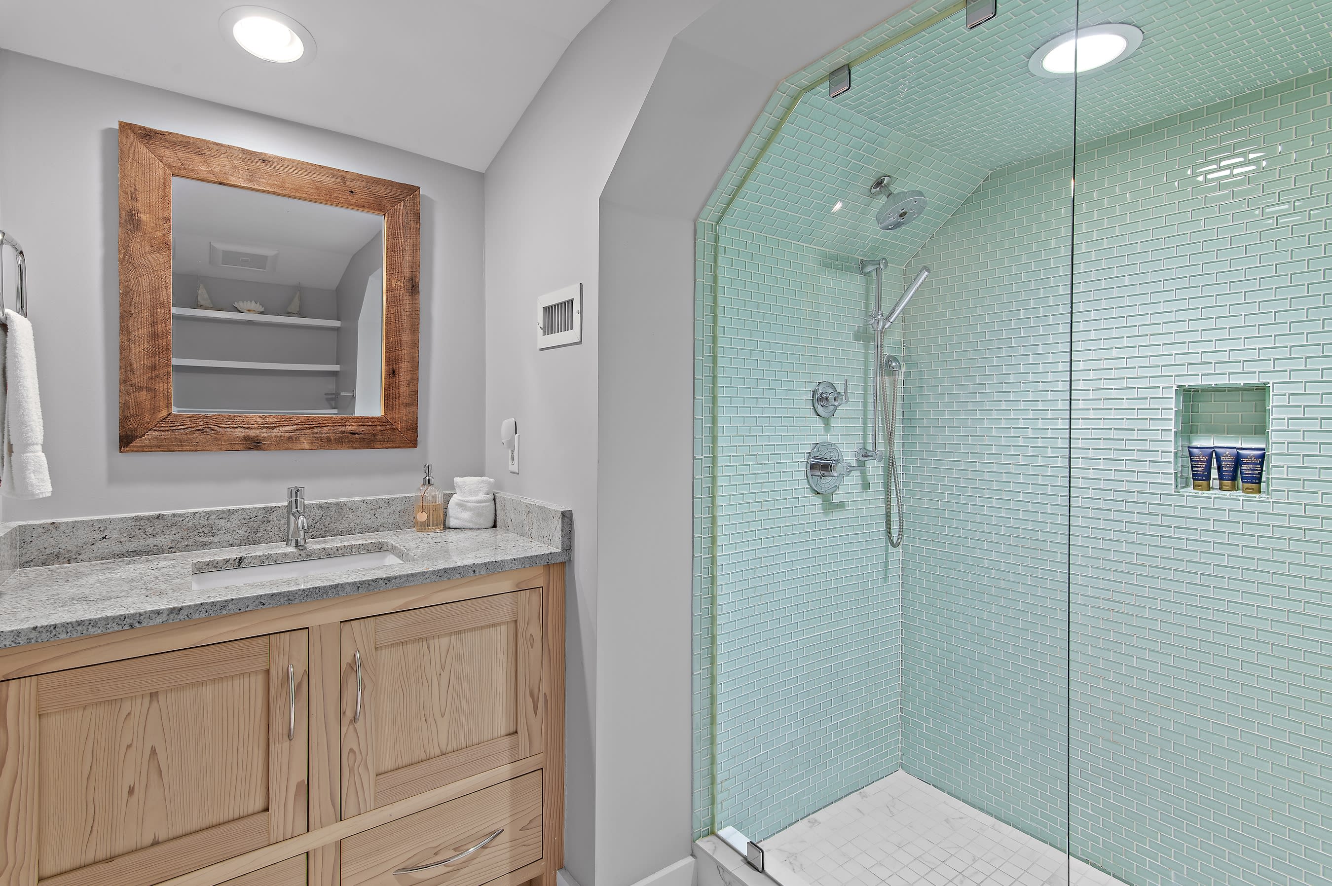 Queen Guest En-Suite - Single Vanity & Walk-In Shower