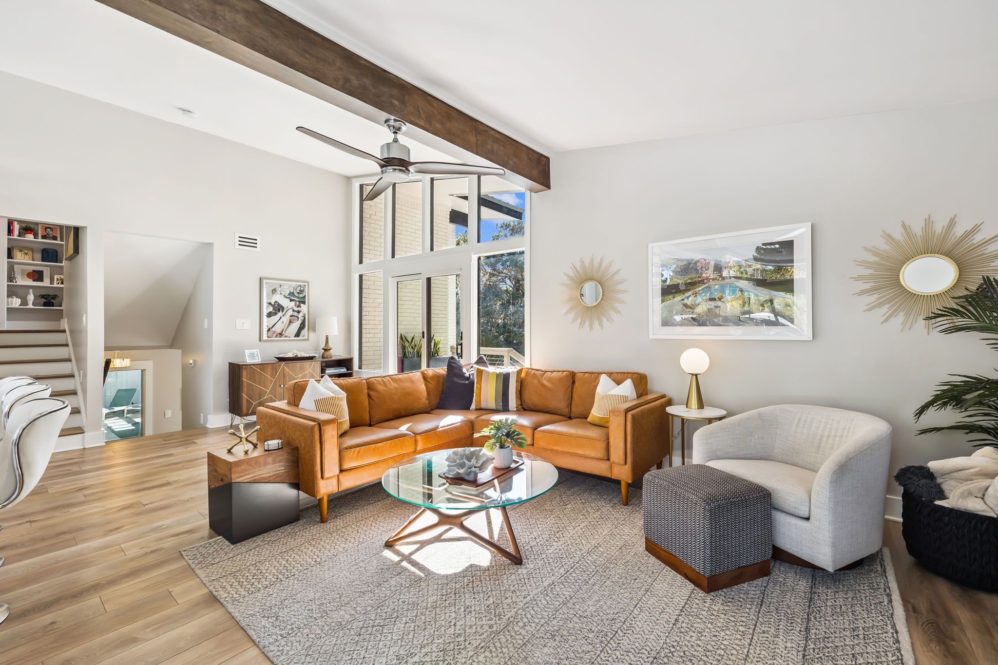 Cozy & Well Lit Living Area