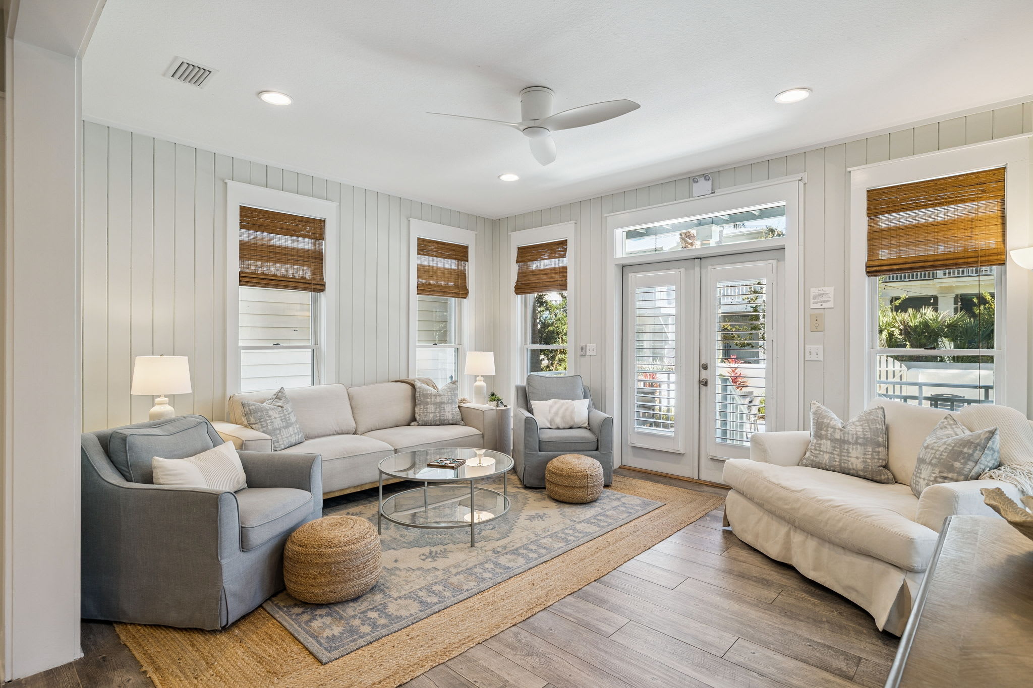 Well Lit & Open Concept Living Area