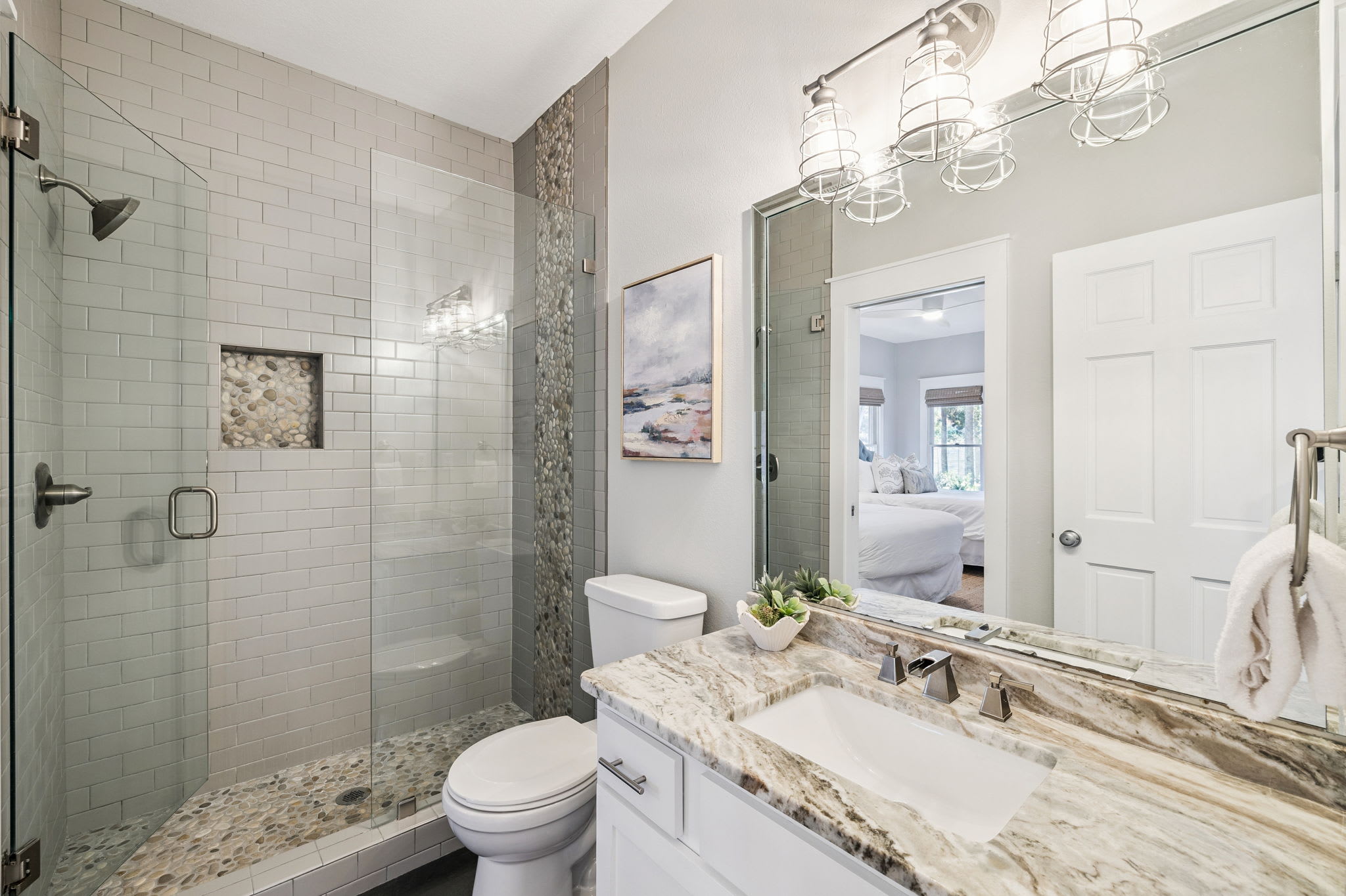 Queen Guest En-Suite - Single Vanity + Walk-In Shower