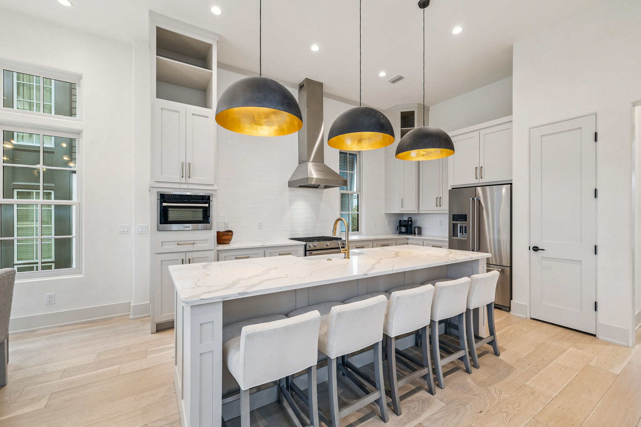 Fully Equipped Gourmet Chef's Kitchen