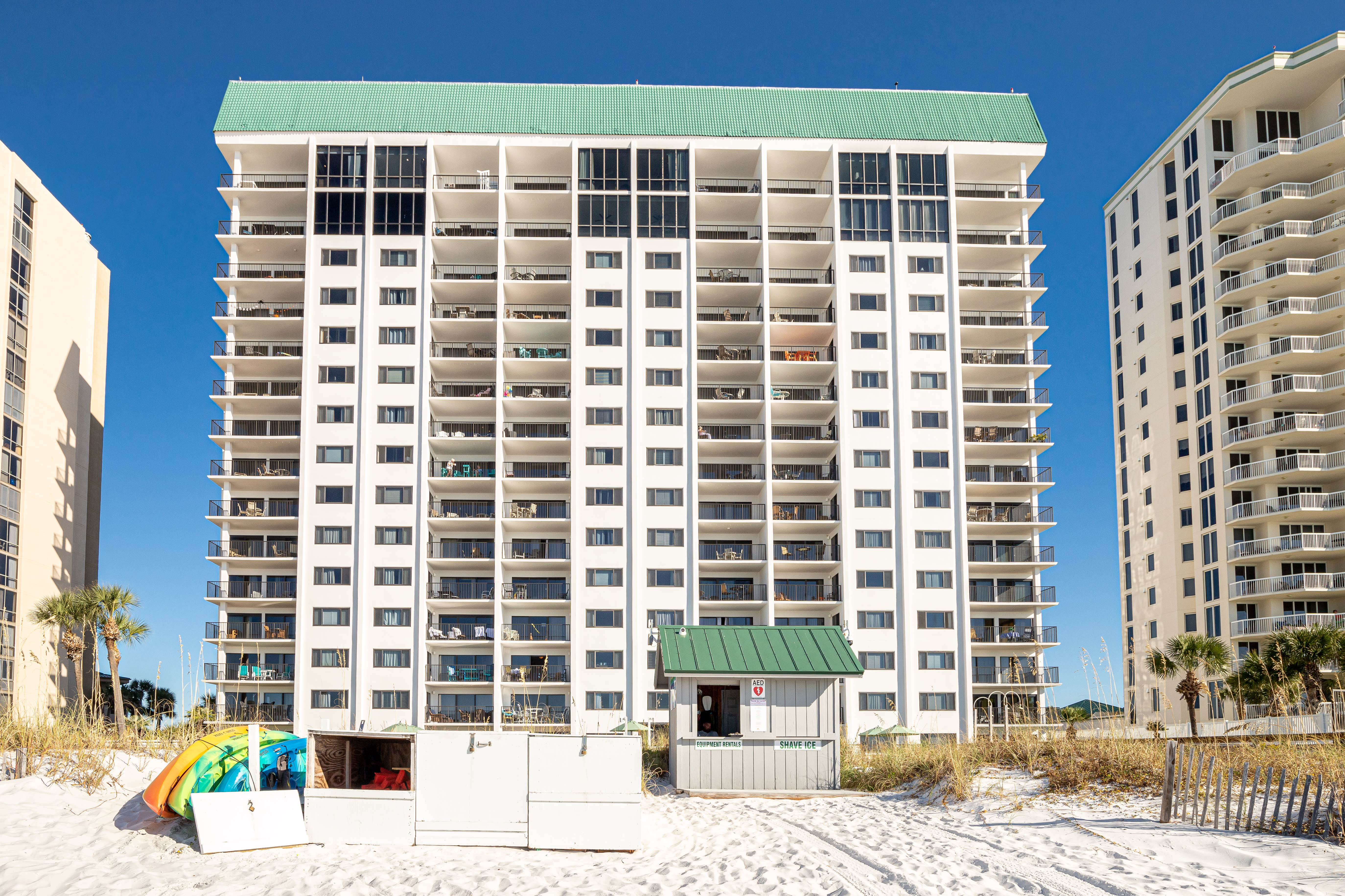 803 Emerald Towers-19