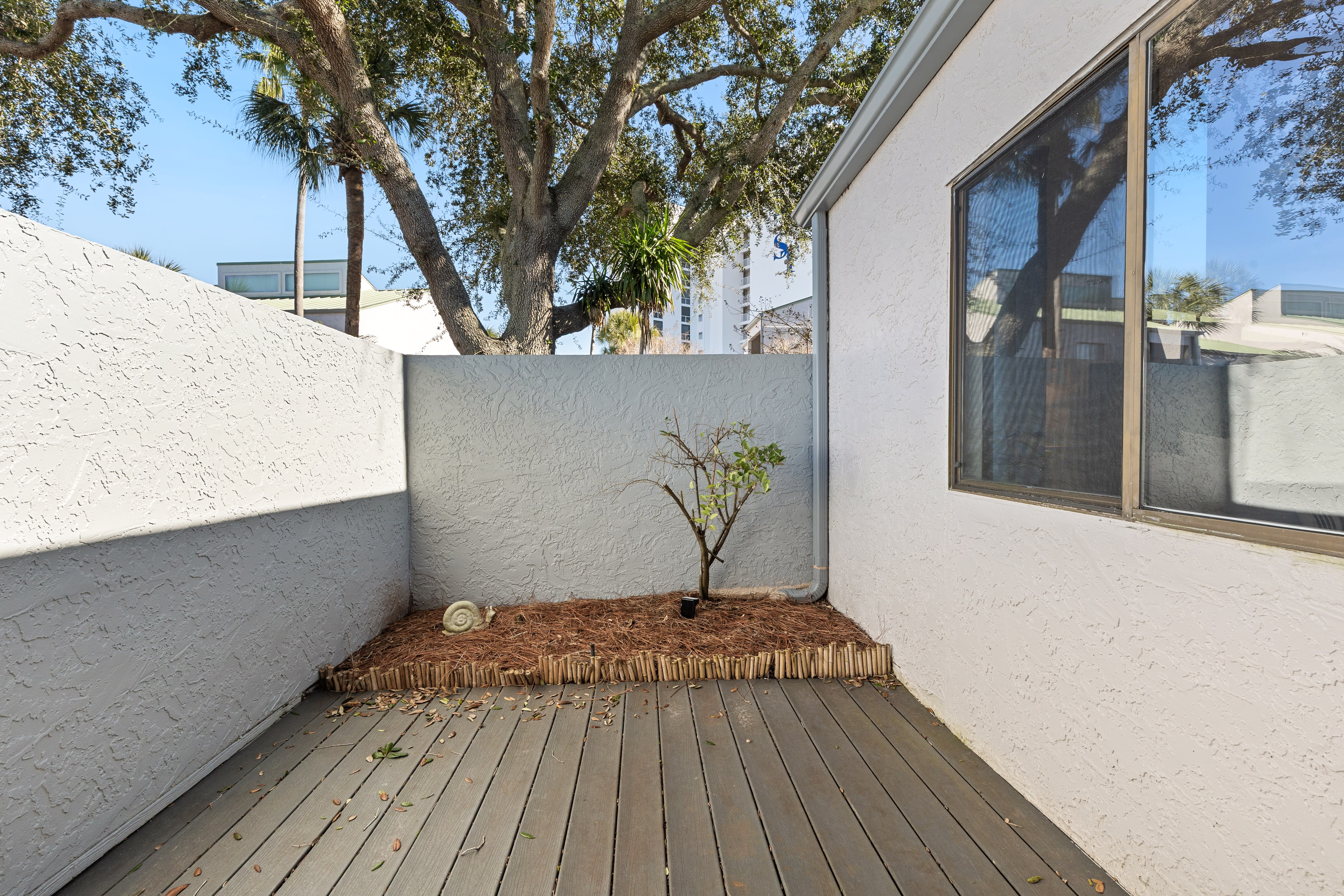 Main level Patio Area Shoreline Garden 16