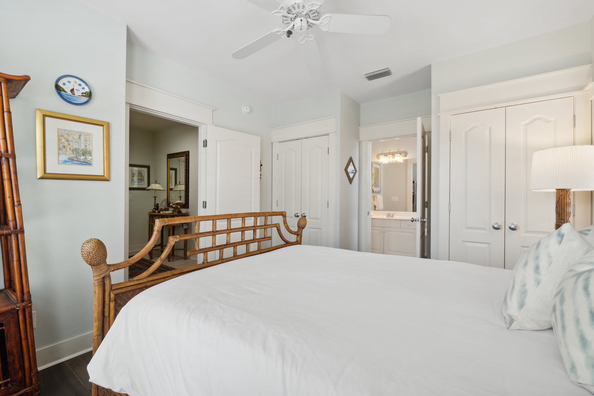 Queen Guest Room - En Suite