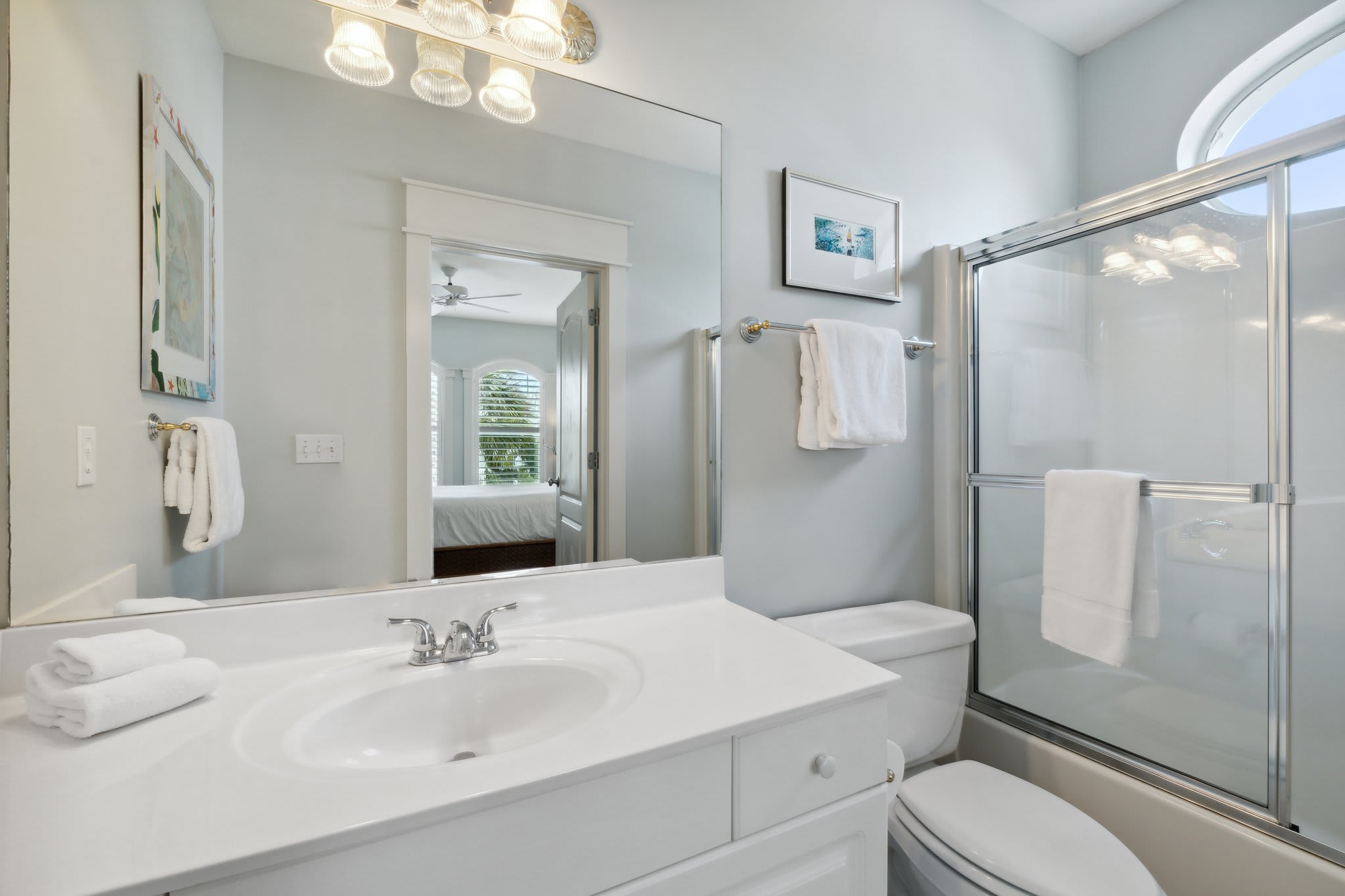 Queen Guest Room - En Suite