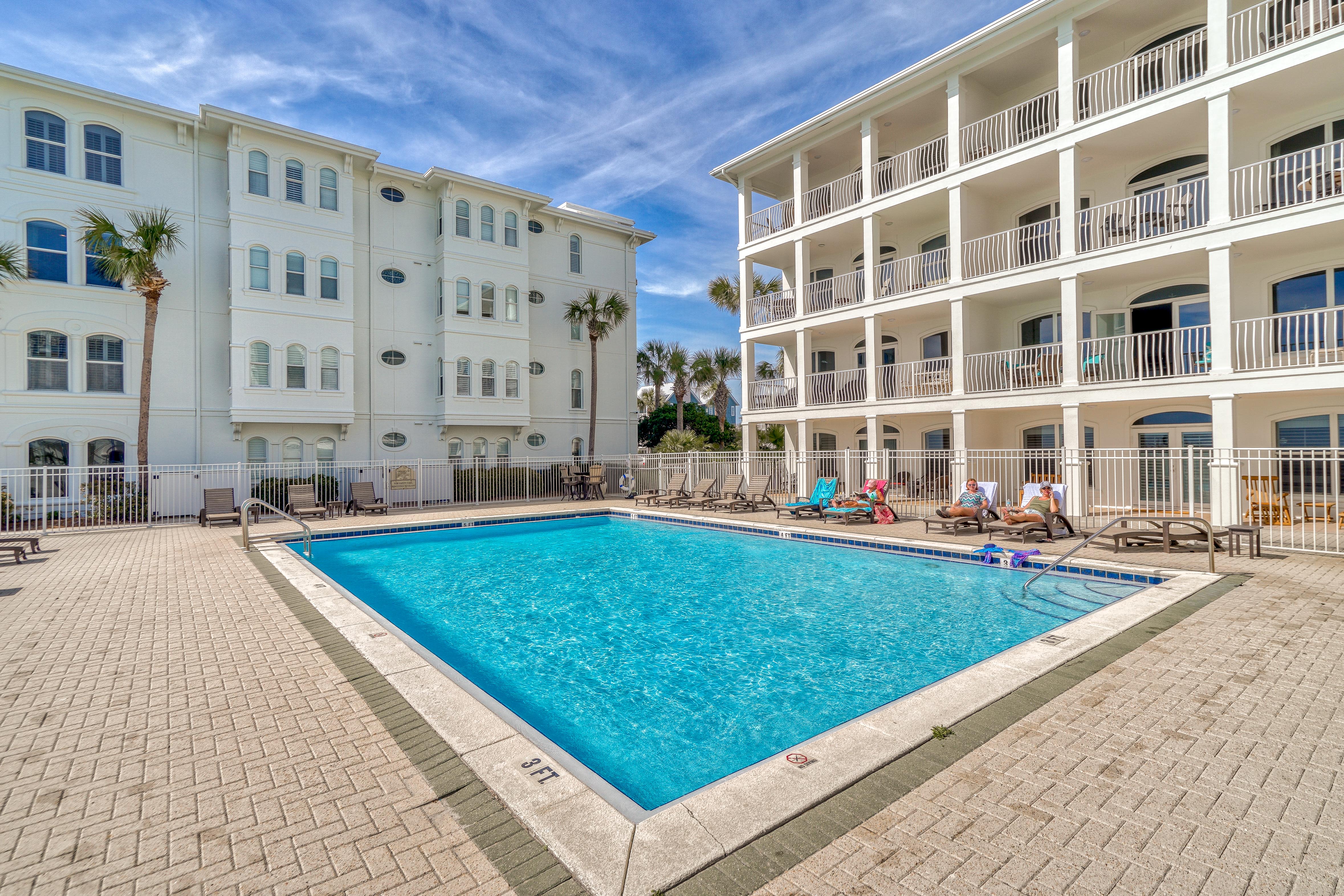 Centrally Located Communty Pool