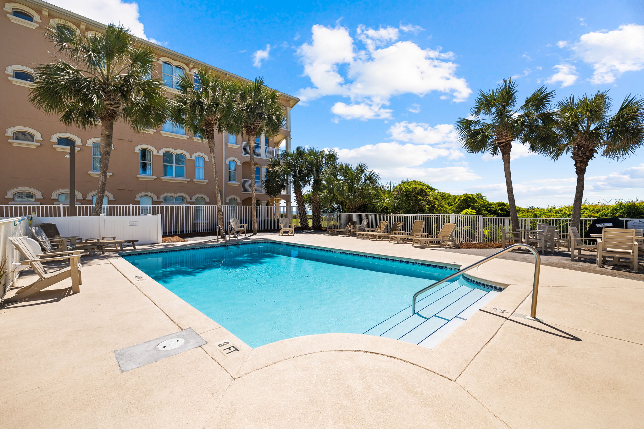 Large Community Pool - Perfect for Lounging & Taking a Dip!