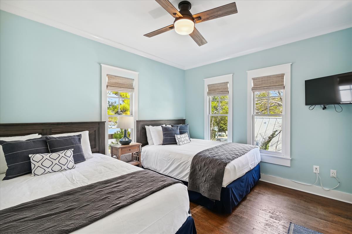 2nd Floor - Queen Guest Suite