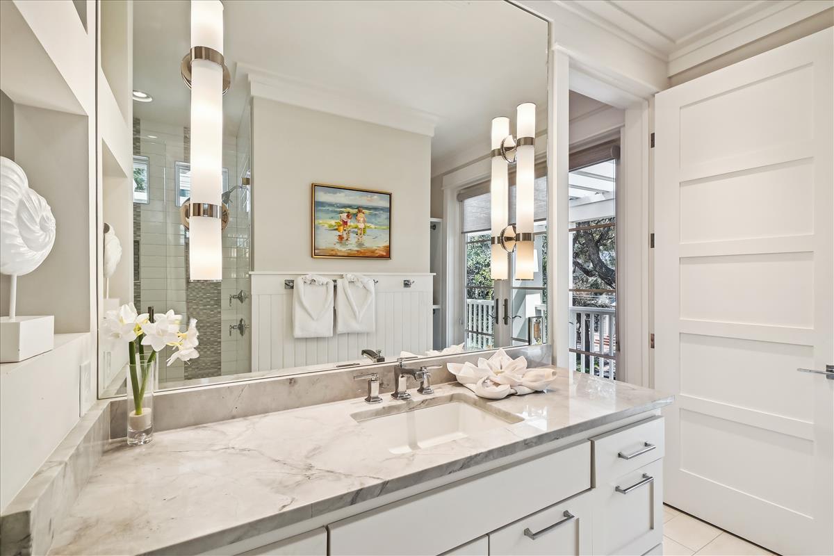 2nd Floor - Guest En Suite