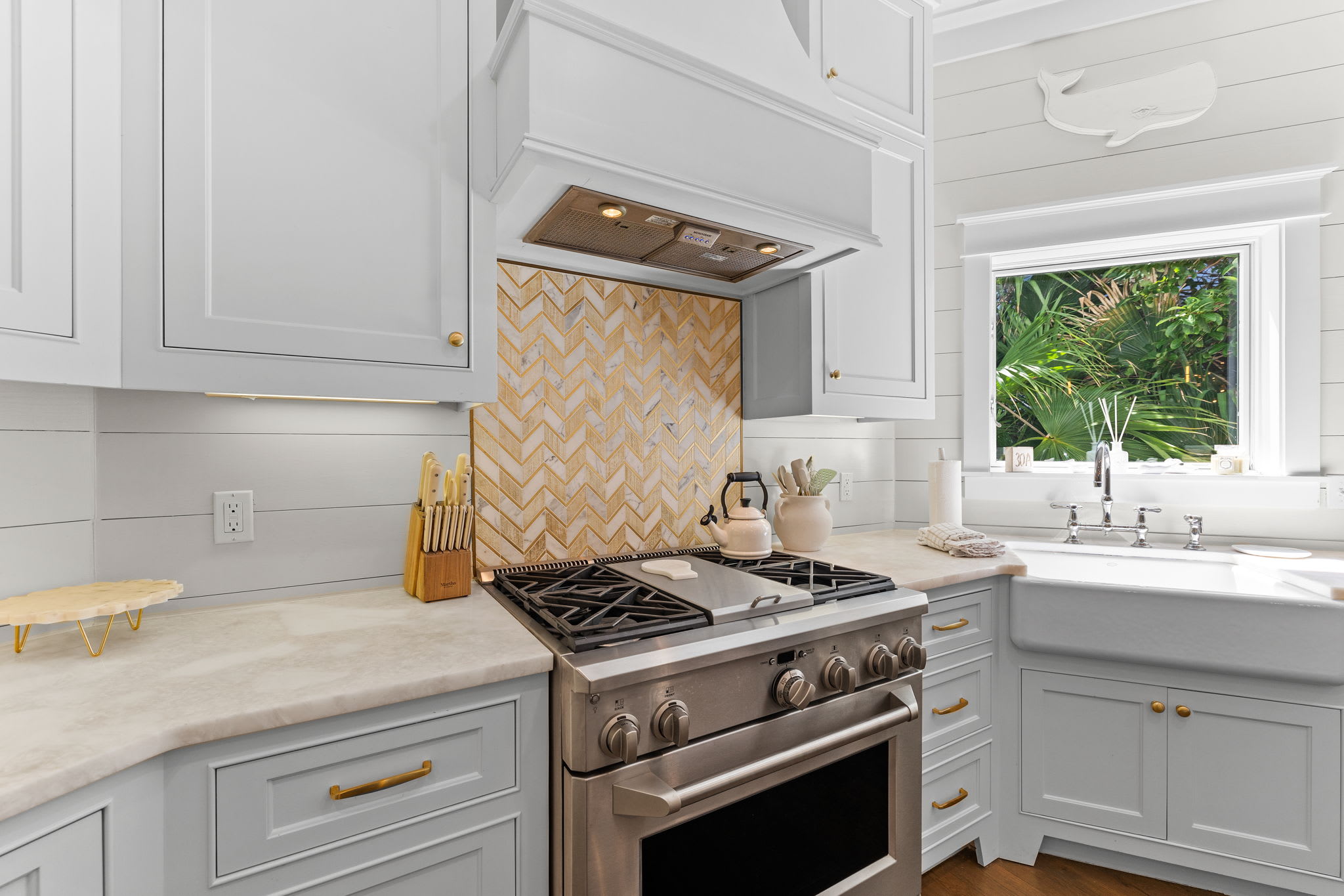 A bright, fully equipped kitchen ready for easy vacation meals