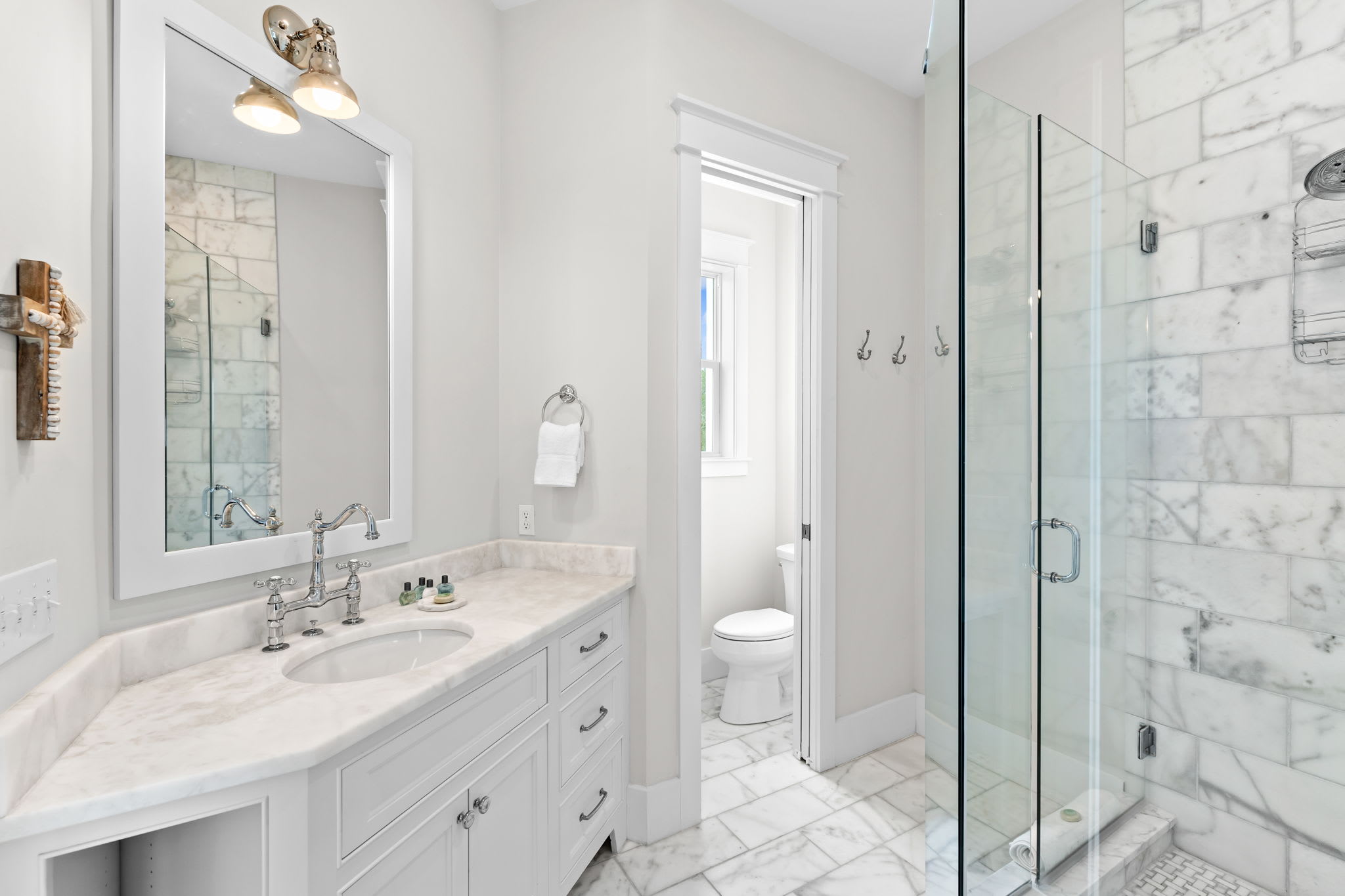 Double Queen Bathroom - Bright, clean, and private