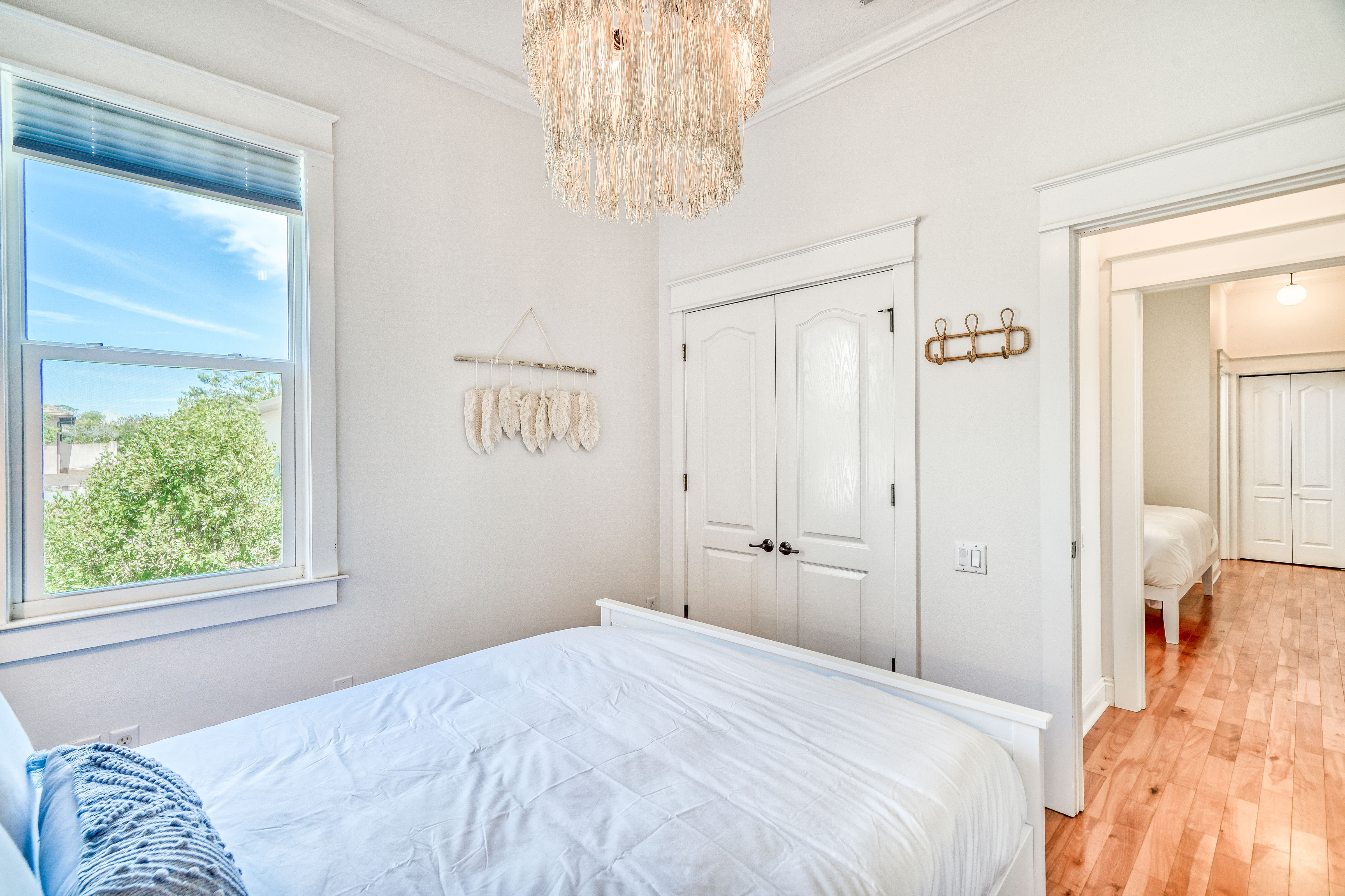 Guest Bedroom - Queen Bed