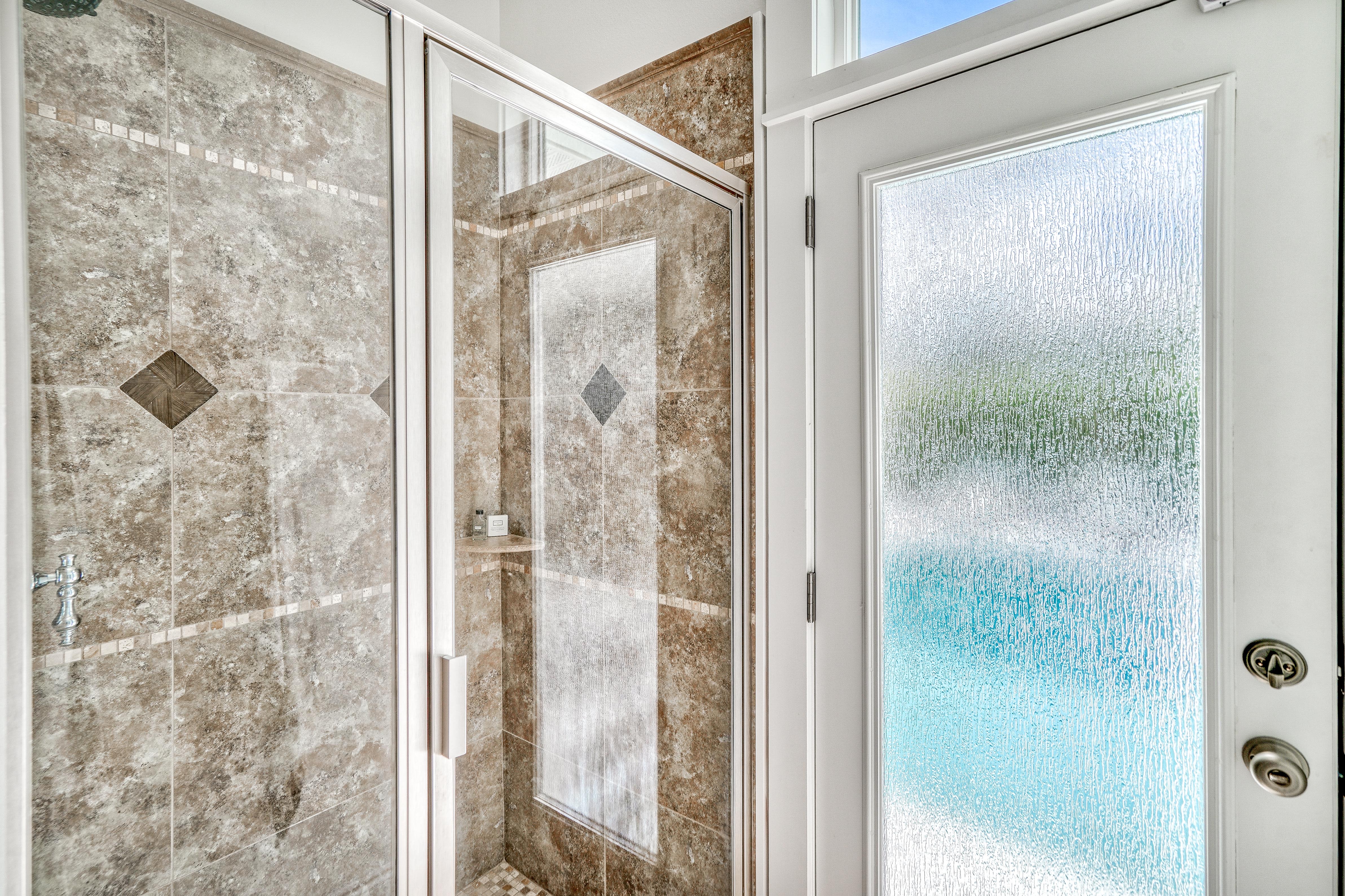 Hall Bathroom - Access to Pool