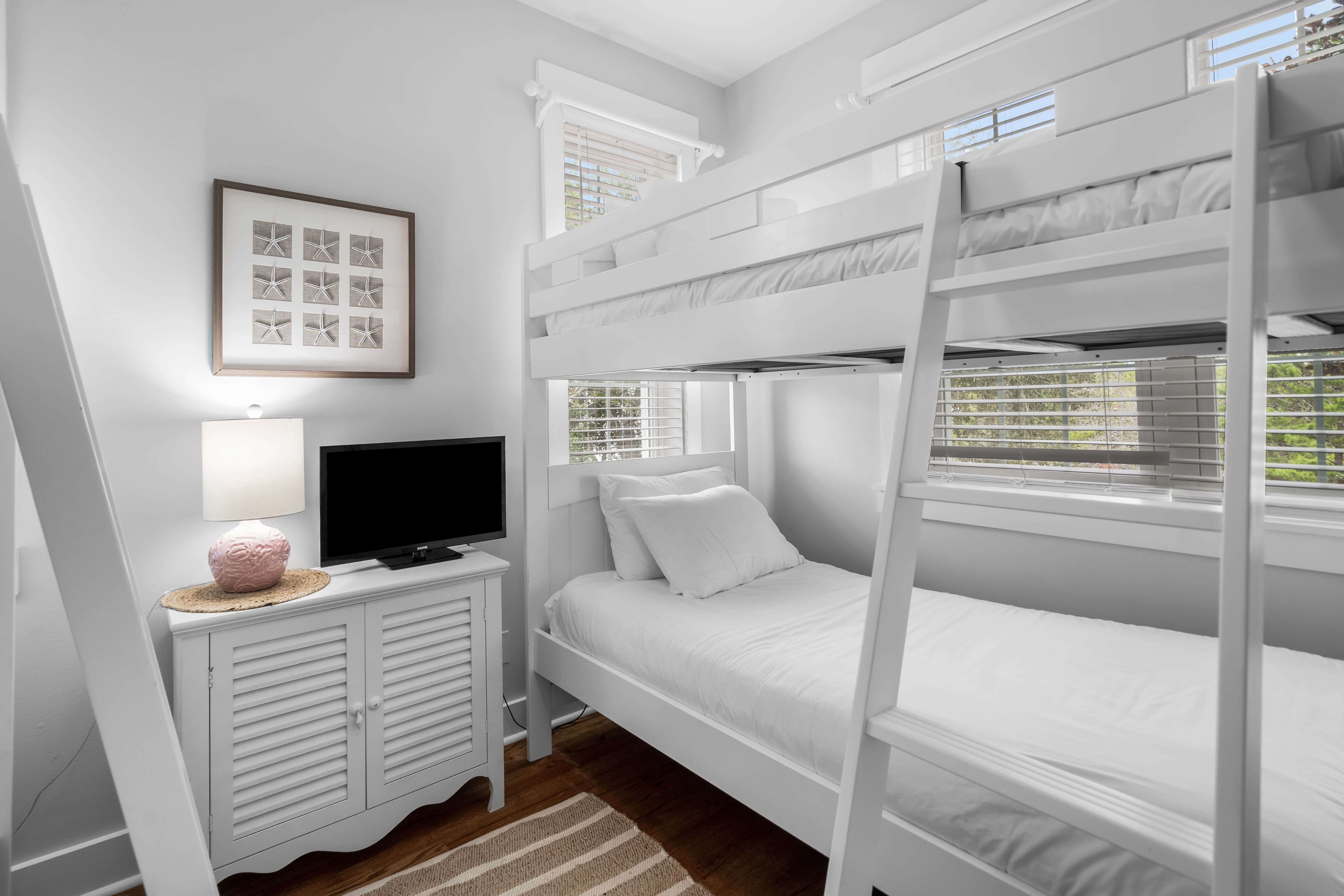 2nd Floor Bunk Room - 4 Twins