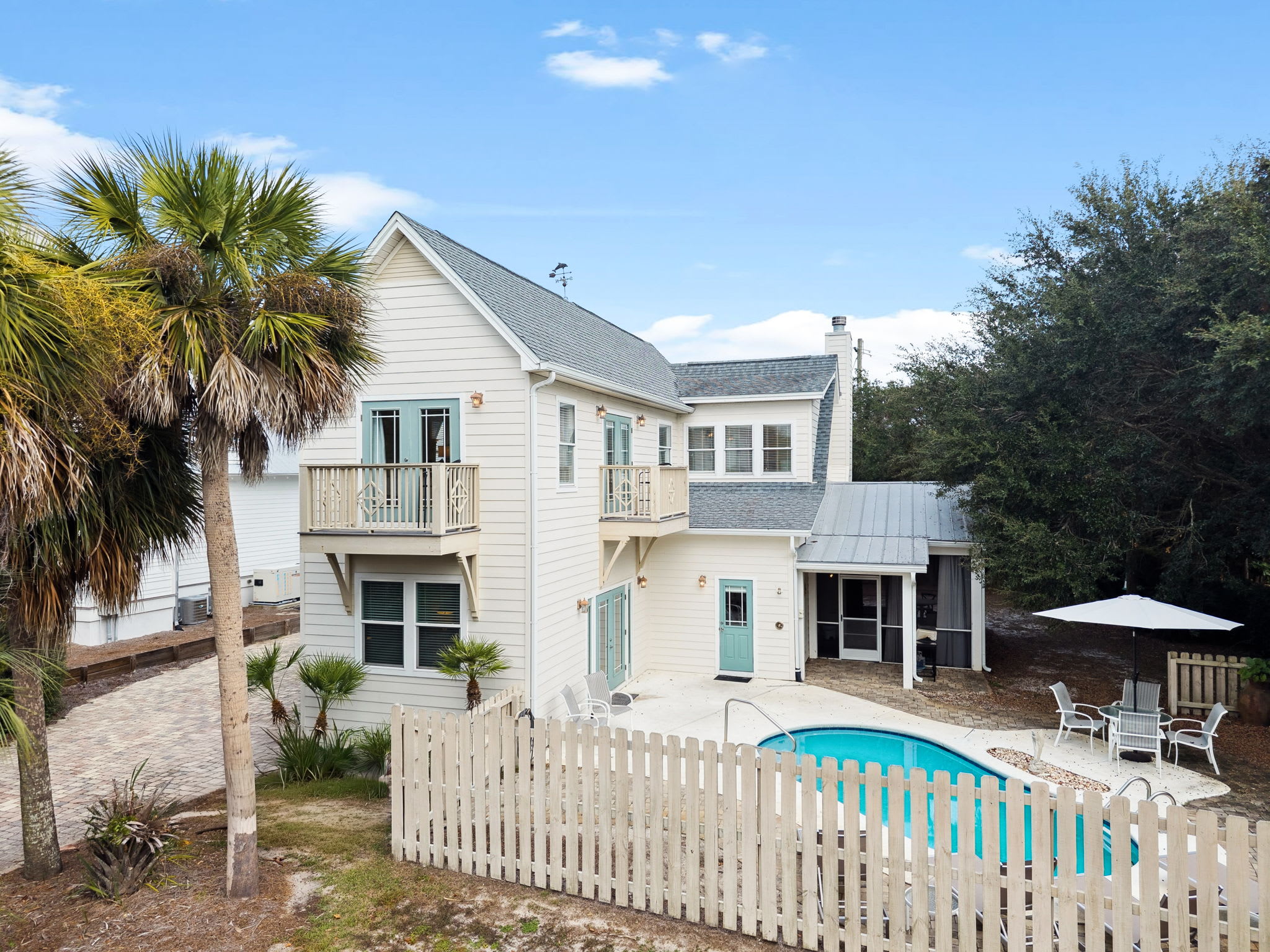 Welcome to 'Downward Dog' in Seacrest West!