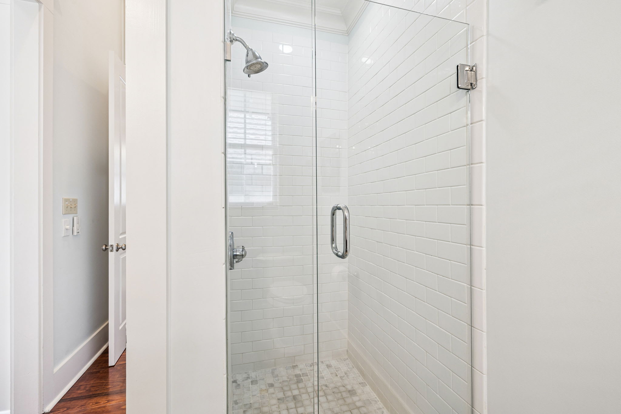 King Guest En-Suite - Walk-In Shower