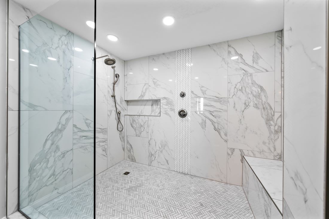 17 Lighthouse 515 Primary Bathroom