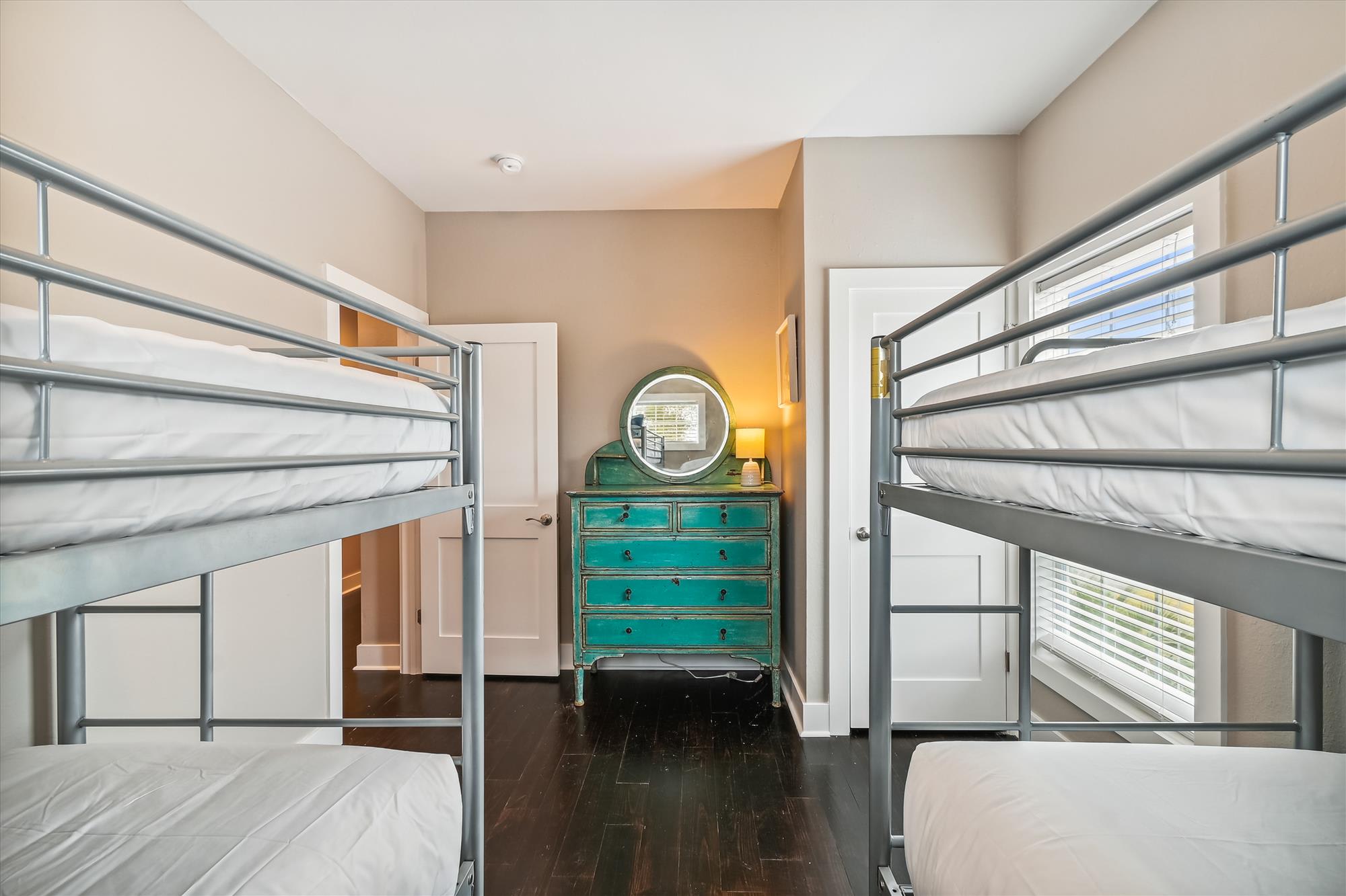 Twin Bunk Room - Sleeps 4 in 2 Twin-Over-Twin Bunks!