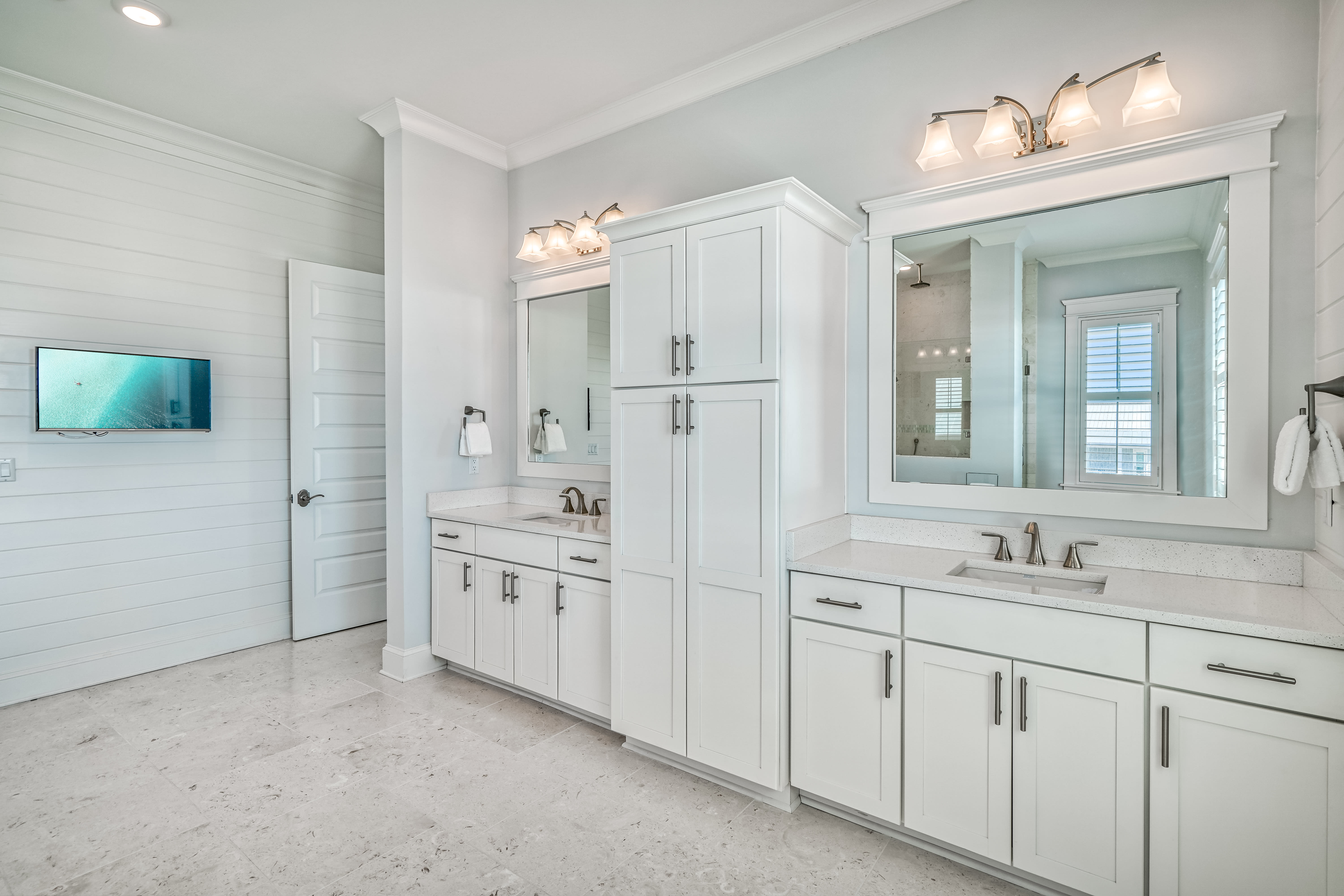 3rd Floor Primary Ensuite - Complete with Dual Vanities