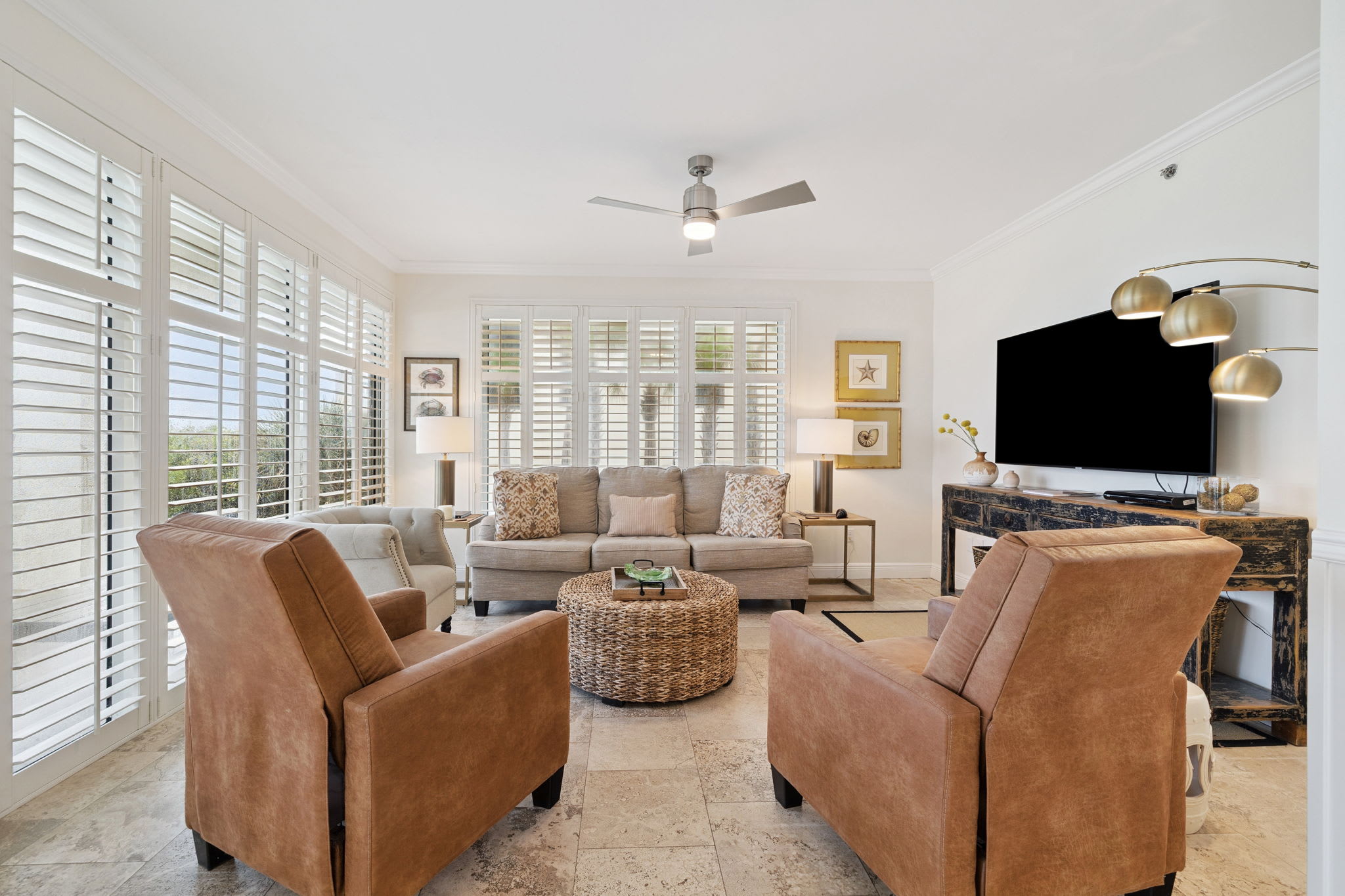 Cozy Living Area with Ample Seating