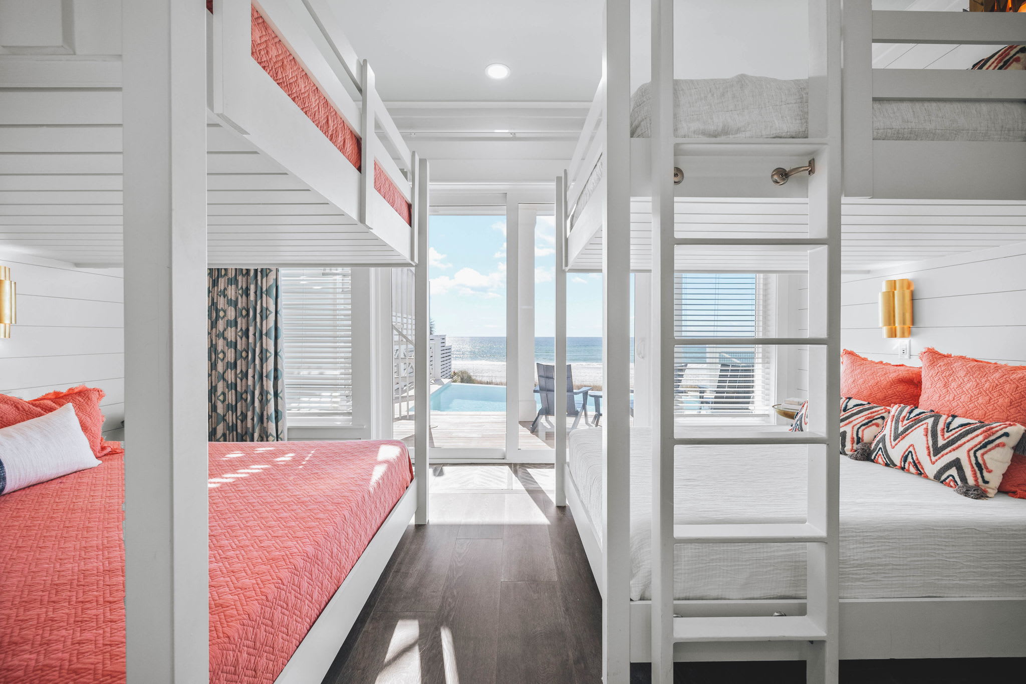 Bunk Room - 2 Queen over Queen Bunks Sleeping 8!